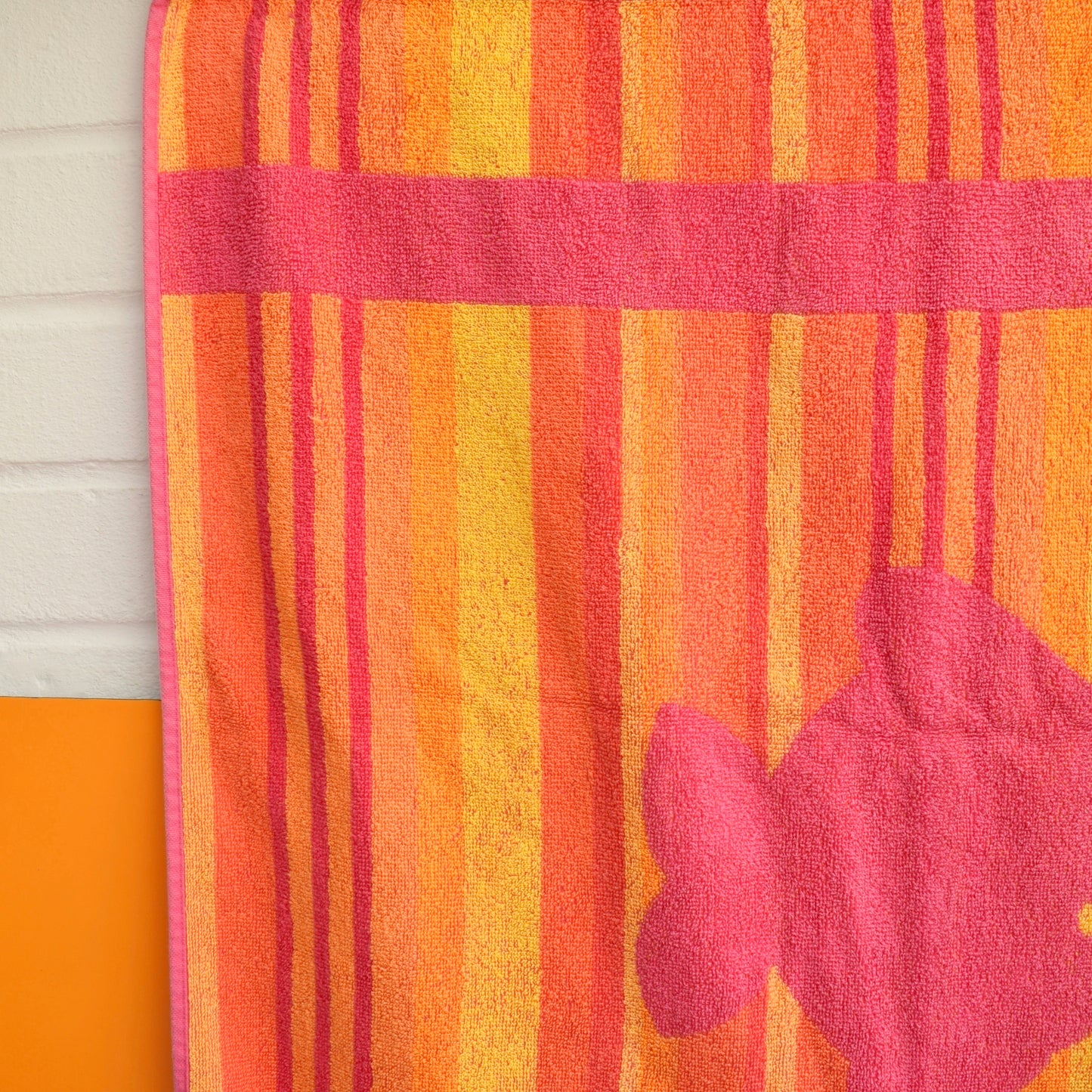 Vintage 1980s Bath Towel - Fish Design - 2 Colours