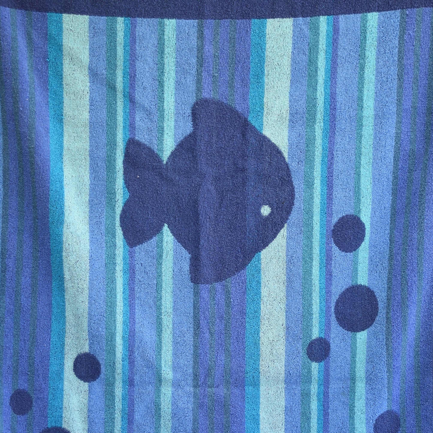 Vintage 1980s Bath Towel - Fish Design - 2 Colours