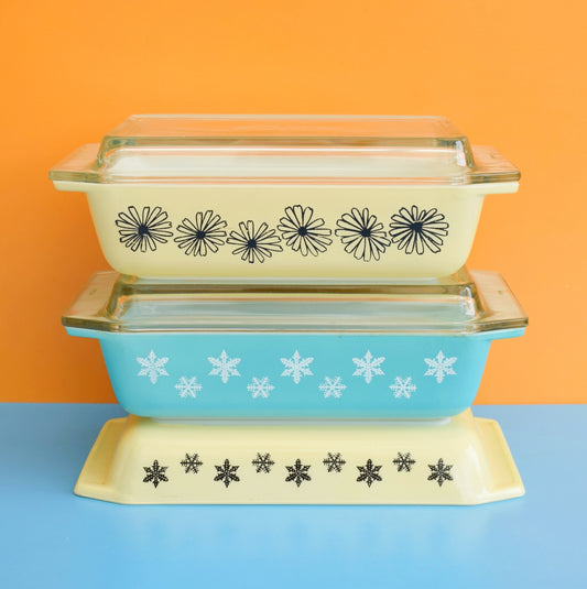 Vintage 1960s Pyrex Daisy Deep Space Saver Dish & Stand - Pink / Yellow by Vintage