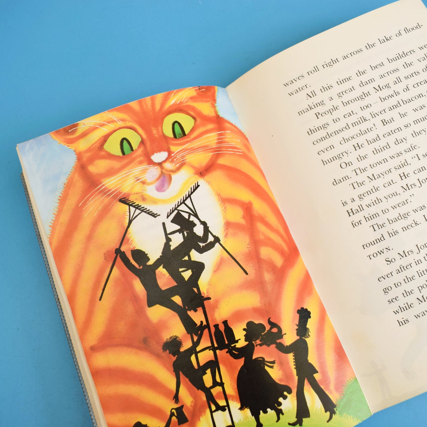 Vintage Pop Up Book - The First Noel / A Necklace of Raindrops -Jan Pienkowski by Pineapple Retro