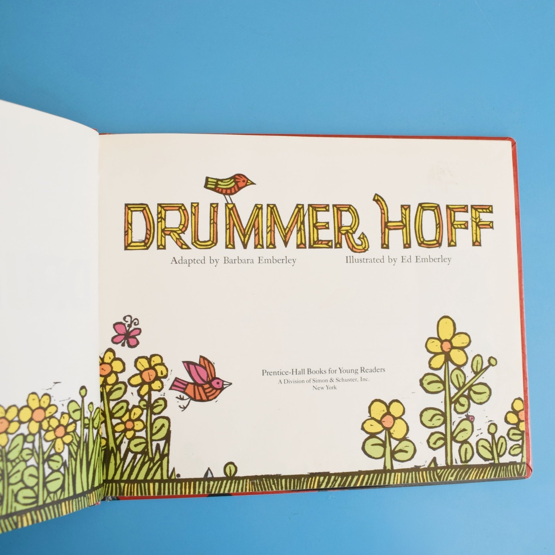 Vintage 1960s/80s Books - Drummer Hoff / A Child's Garden Of Verses by Pineapple Retro