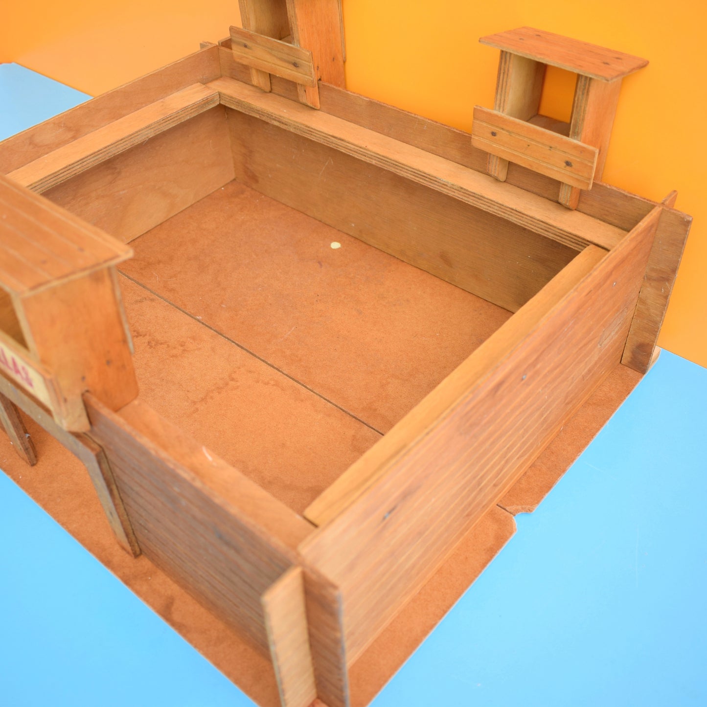 Vintage 1960s Wooden Fort Dallas Toy by Pineapple Retro