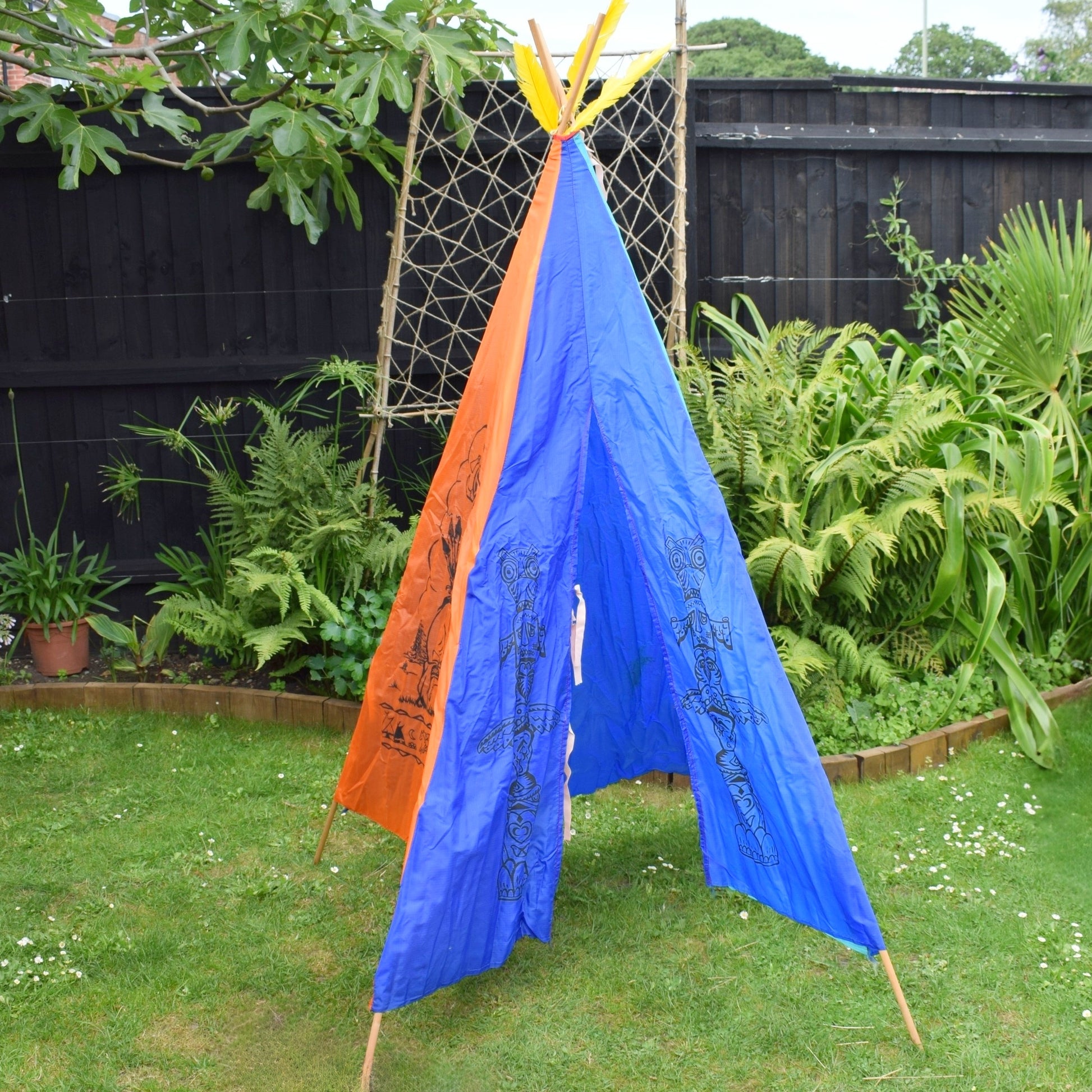 Vintage 1970s Play Wigwam/ TeePee Tent / Wendy House - Dekker Ltd by Pineapple Retro