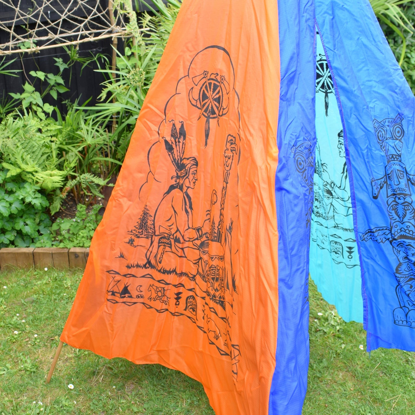 Vintage 1970s Play Wigwam/ TeePee Tent / Wendy House - Dekker Ltd by Pineapple Retro