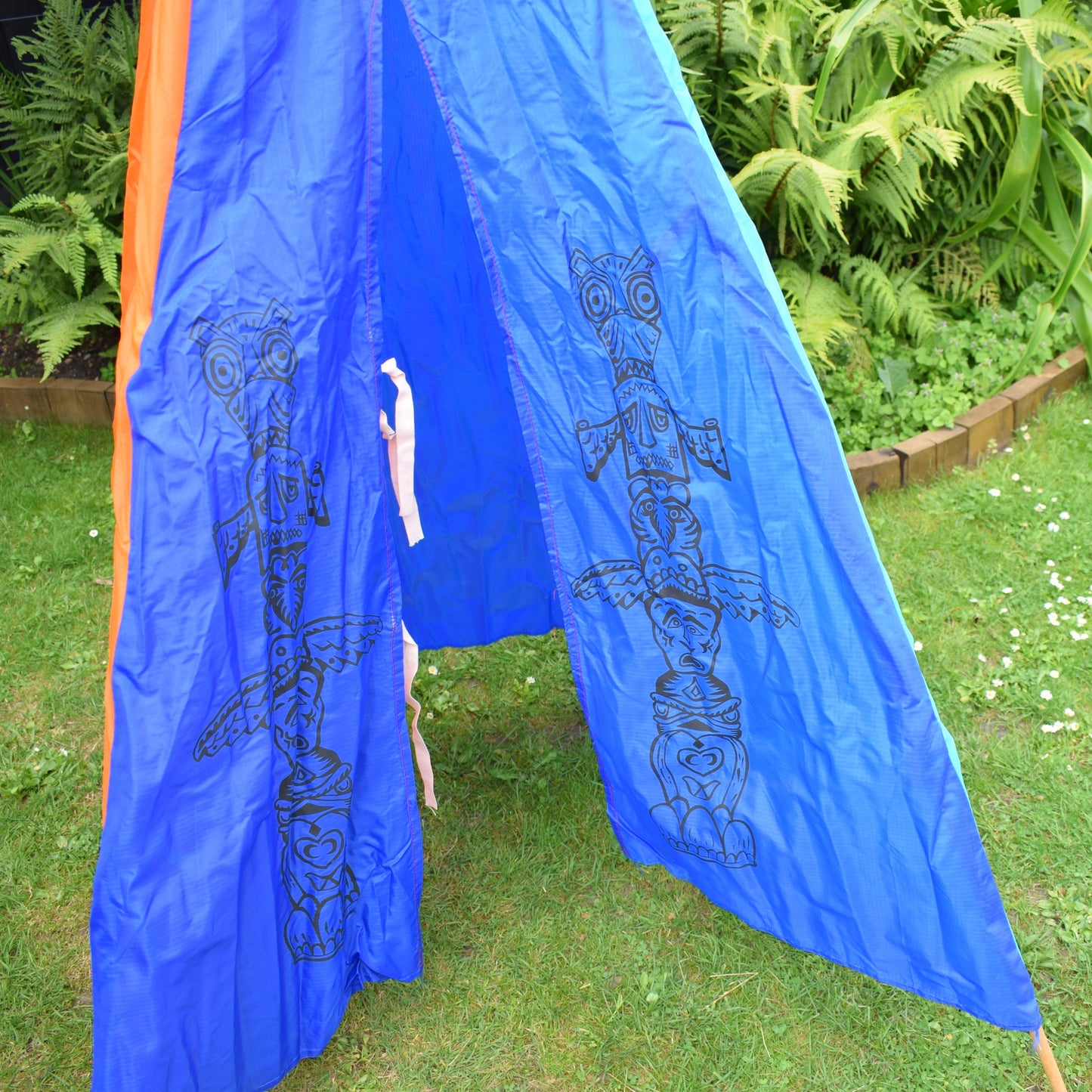 Vintage 1970s Play Wigwam/ TeePee Tent / Wendy House - Dekker Ltd by Pineapple Retro