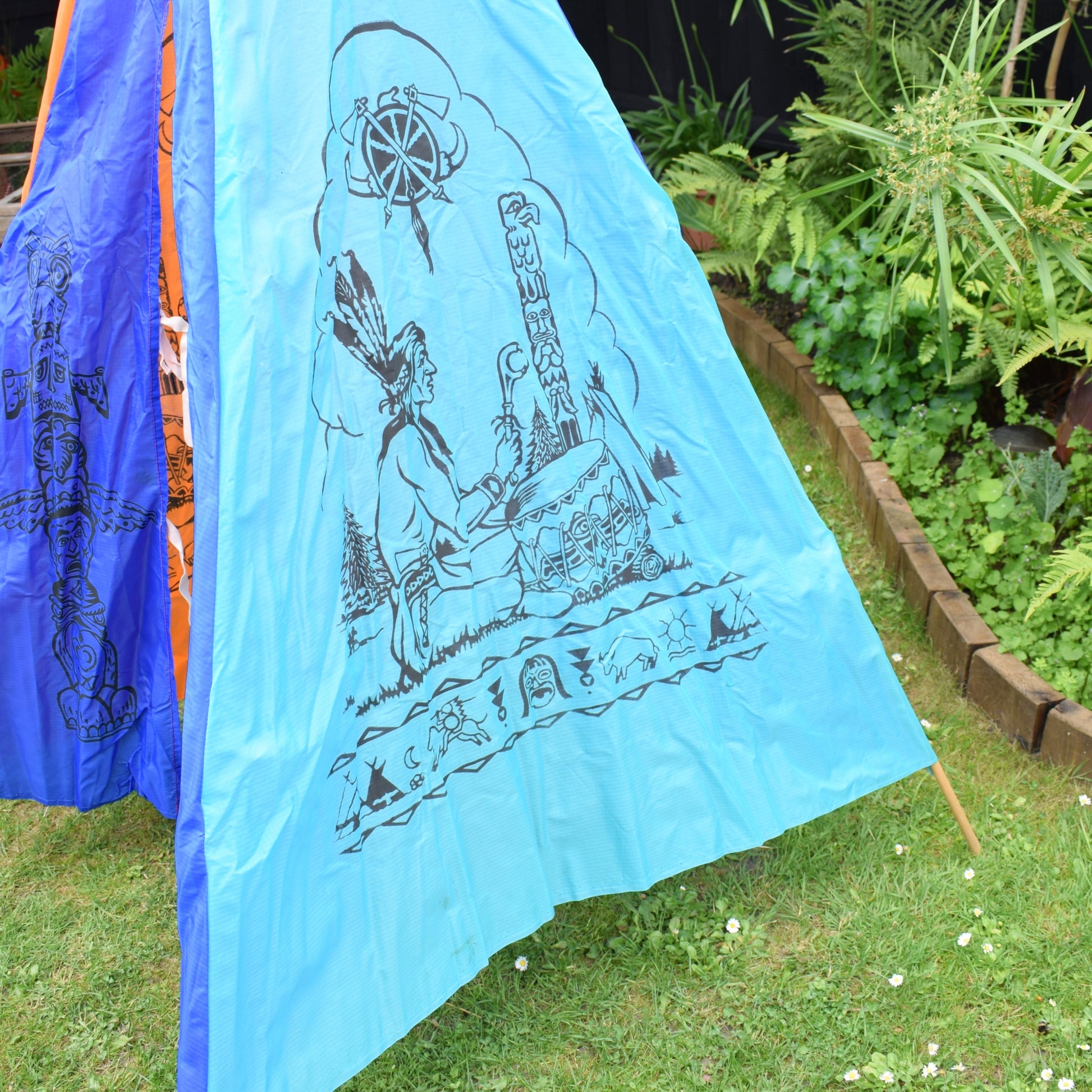 Vintage 1970s Play Wigwam/ TeePee Tent / Wendy House - Dekker Ltd by Pineapple Retro