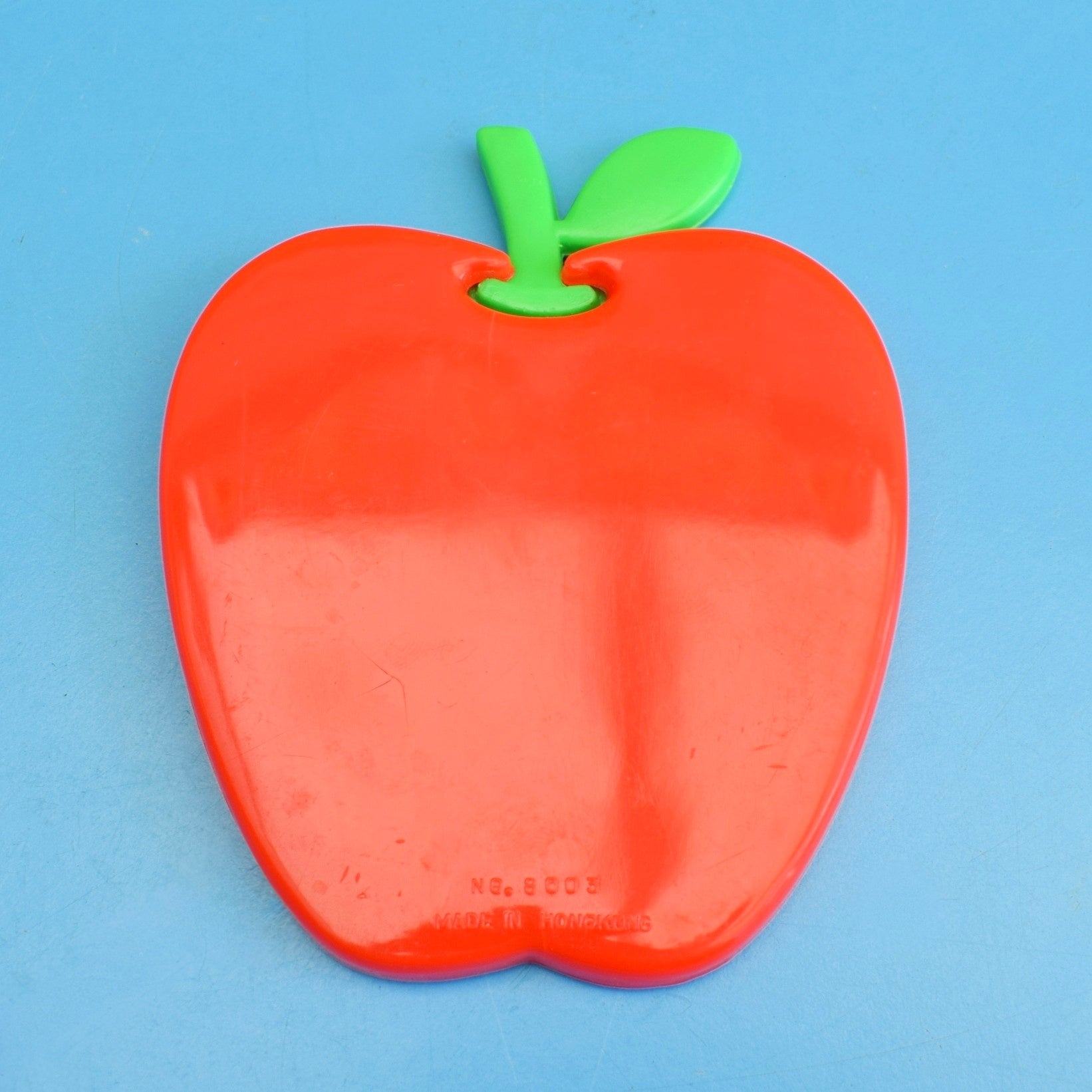 Vintage 1970s Apple Shaped Pocket Mirror/ Comb - pPlastic by Vintage