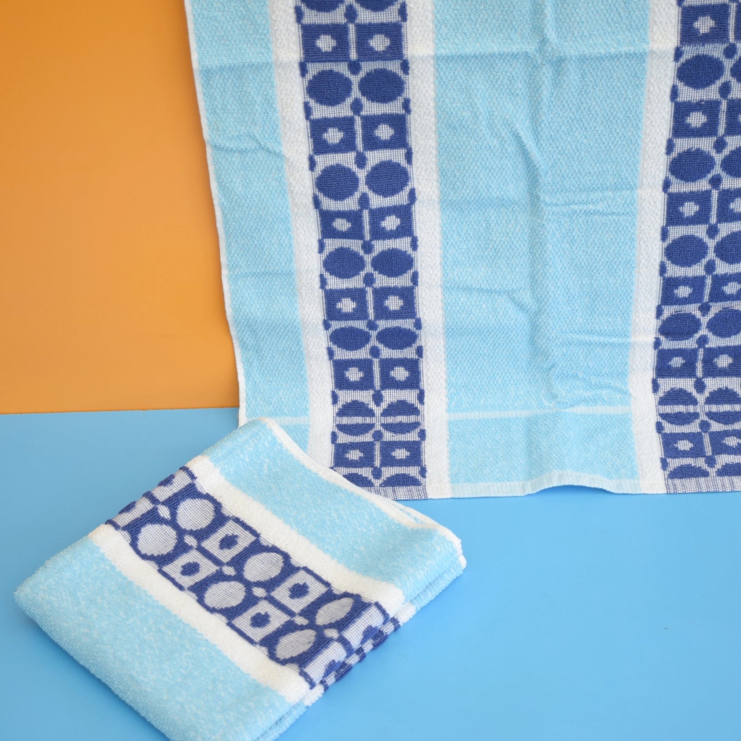 Vintage 1970s Towels - Circle Design - Blue