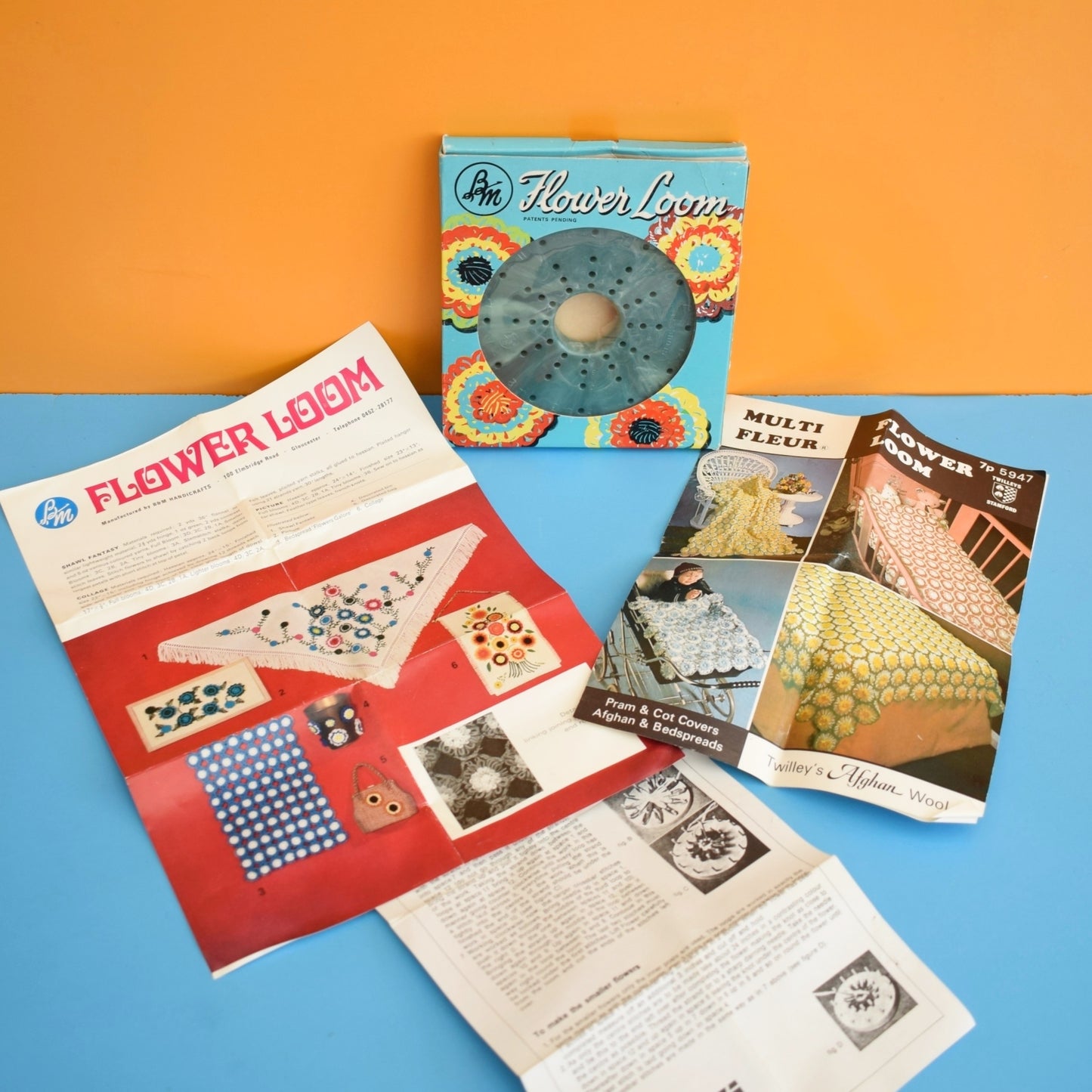 Vintage 1970s Flower Loom & Instructions/ Ideas - Boxed