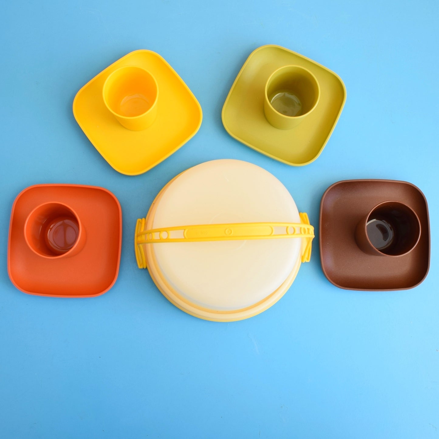 Vintage 1970s Tupperware Kids Party Set- Cups, Plates & Cake Carrier by Pineapple Retro