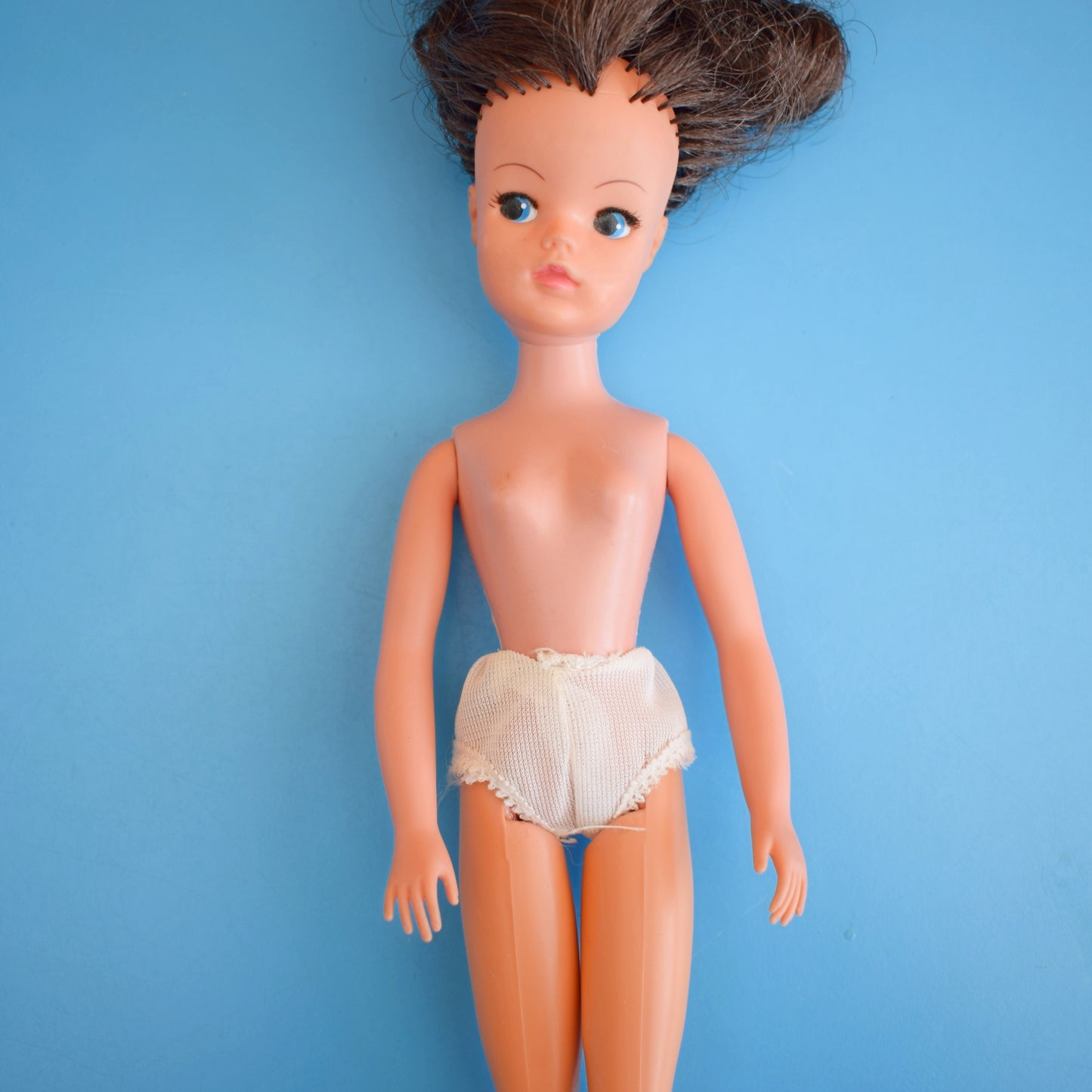 Vintage 1980s Sindy Doll - Dark Hair