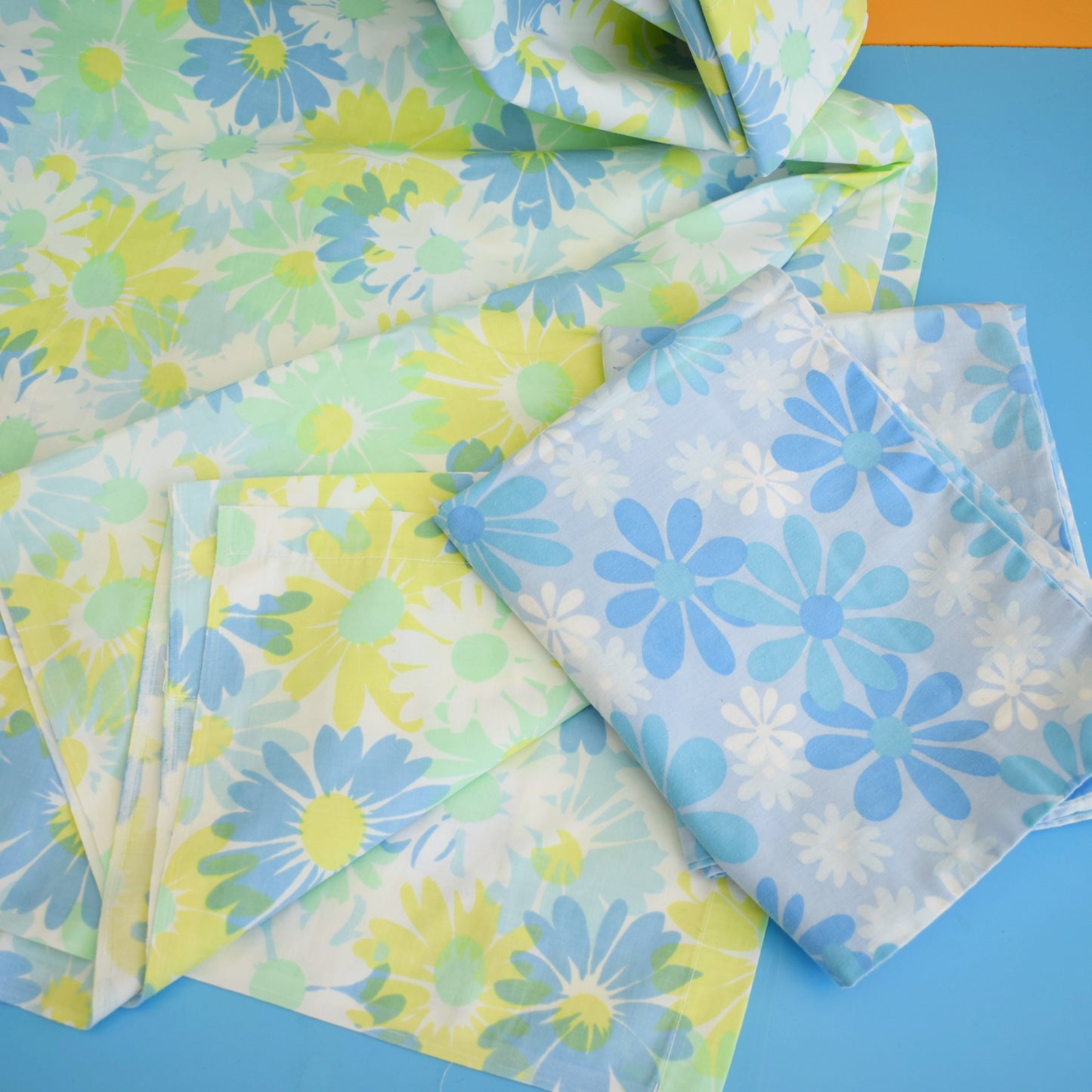 Vintage 1960s Sheet/ Pillowcases  - Flower Power - Blue Green