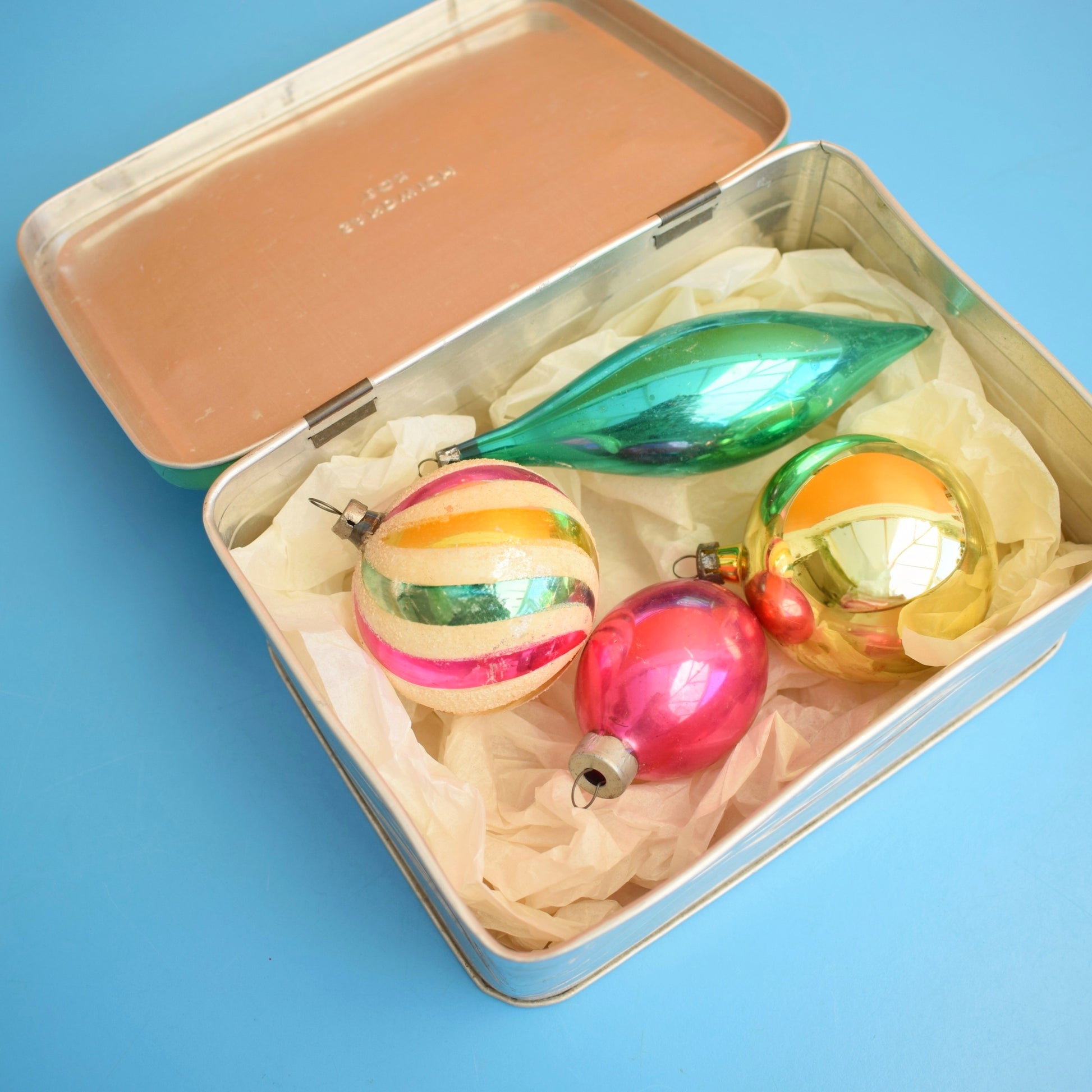Vintage 1960s Glass Christmas Baubles - Sandwich Tin - Green & Pink by Pineapple Retro