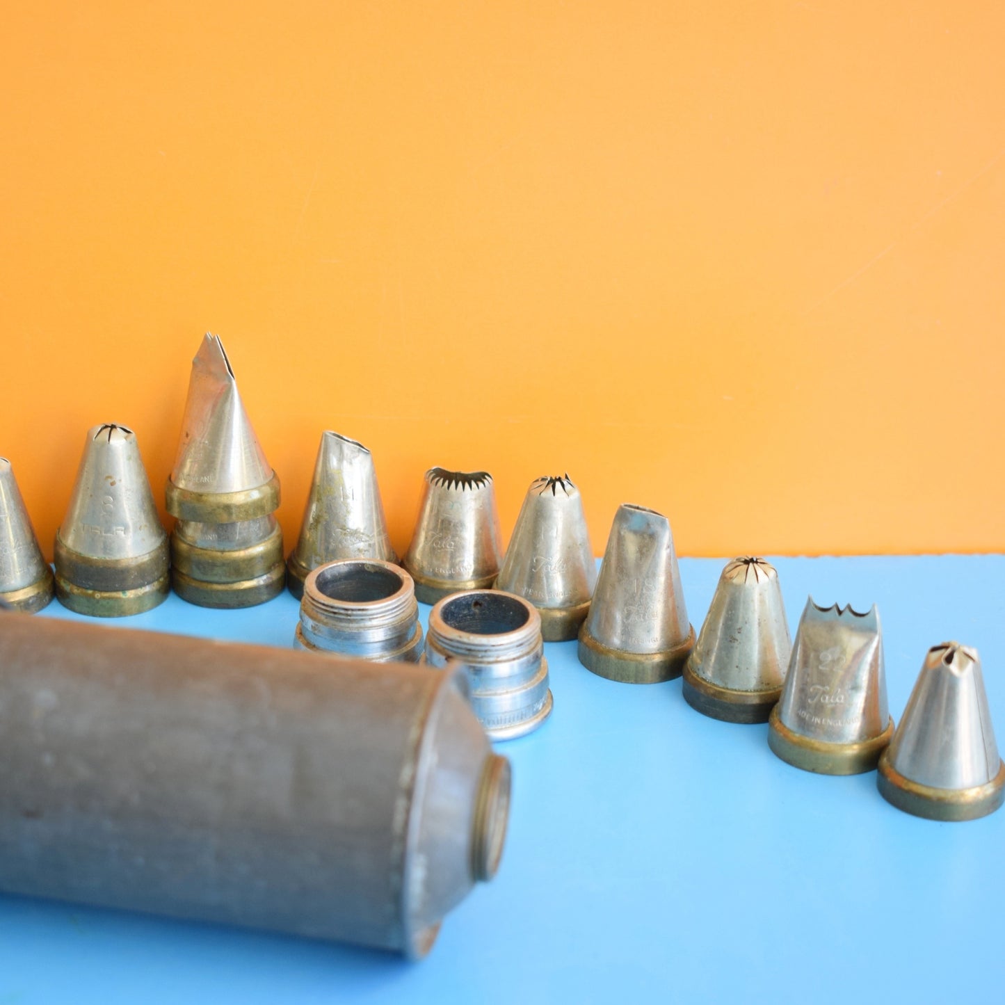 Vintage 1950s Metal Icing Syringe / Nozzles - Tala