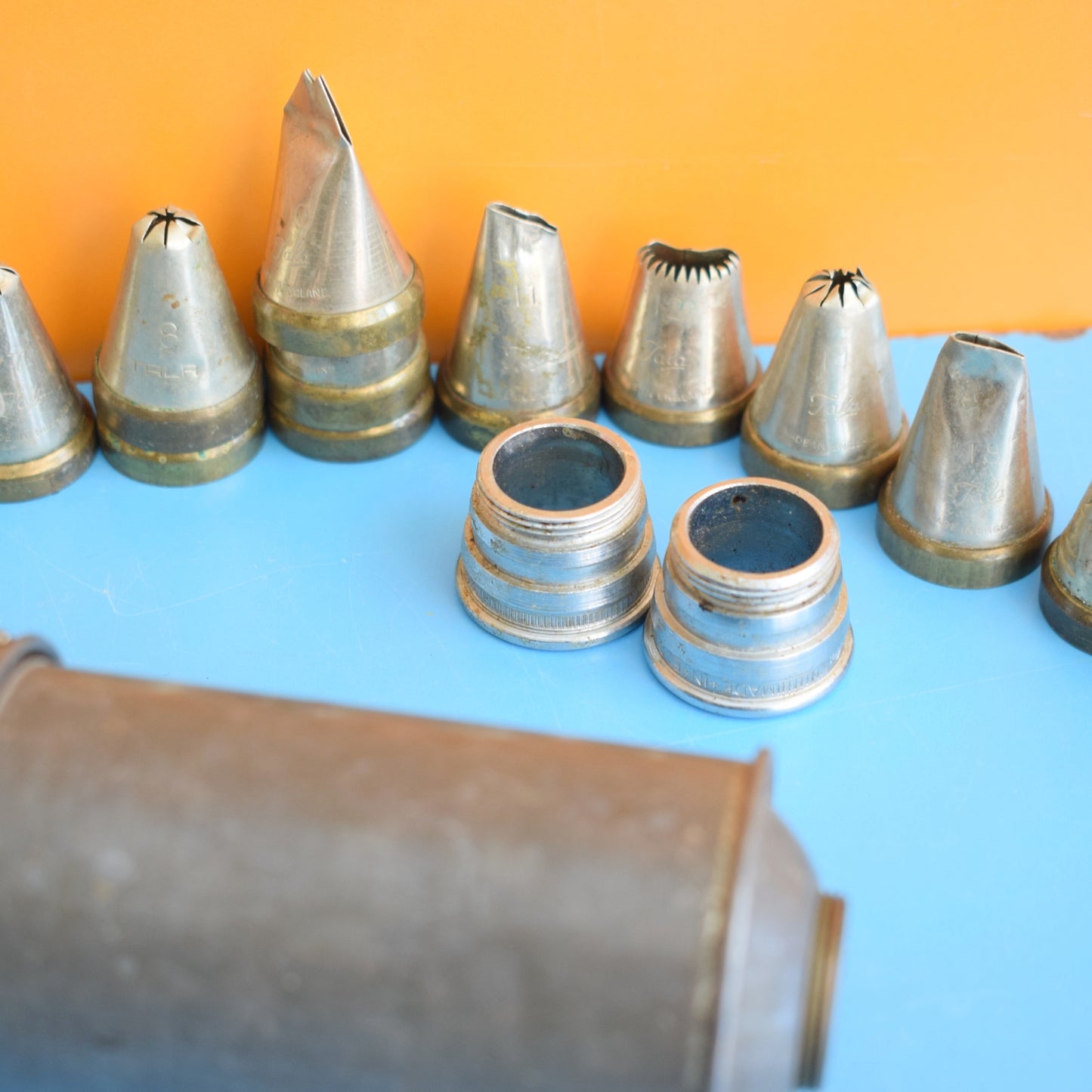 Vintage 1950s Metal Icing Syringe / Nozzles - Tala