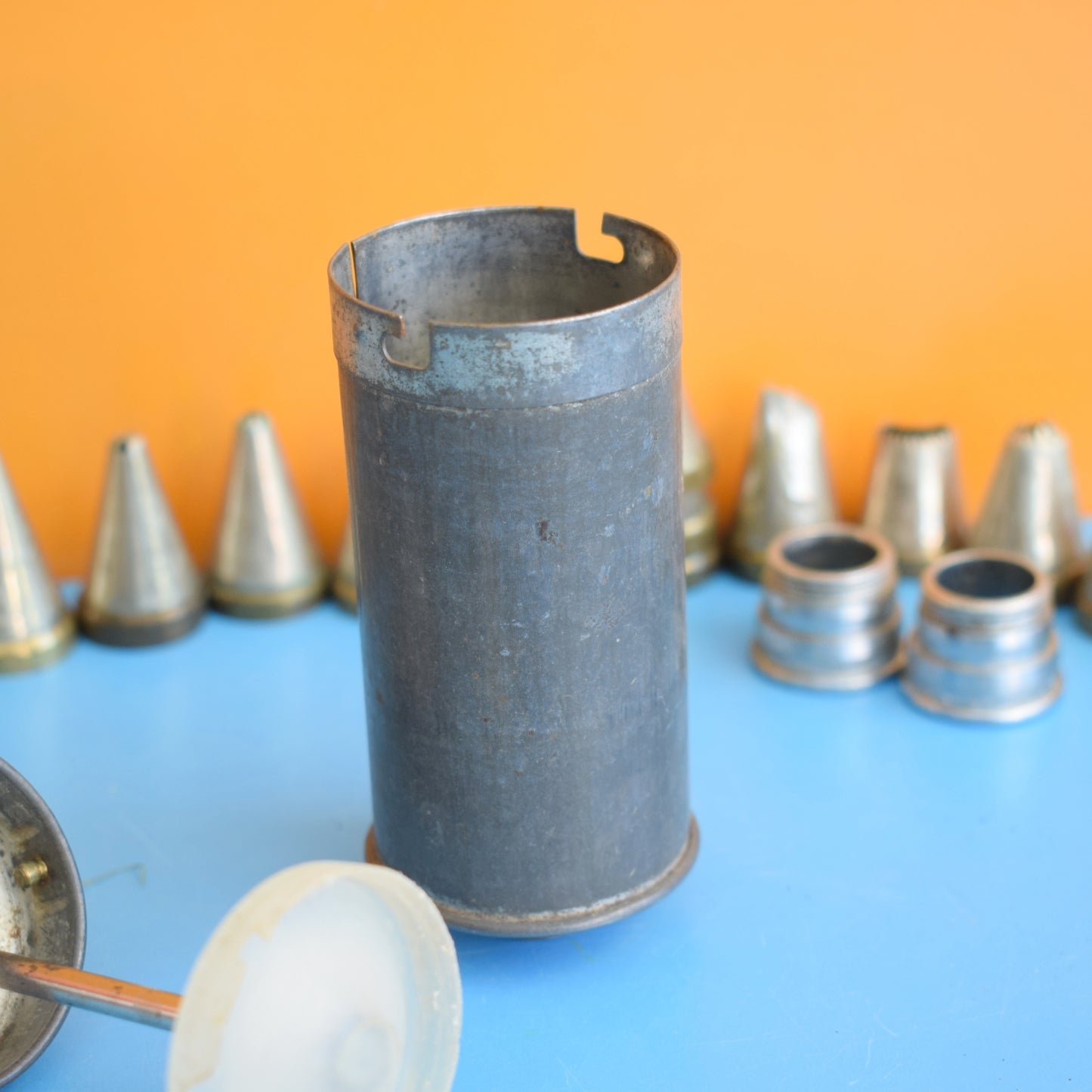 Vintage 1950s Metal Icing Syringe / Nozzles - Tala