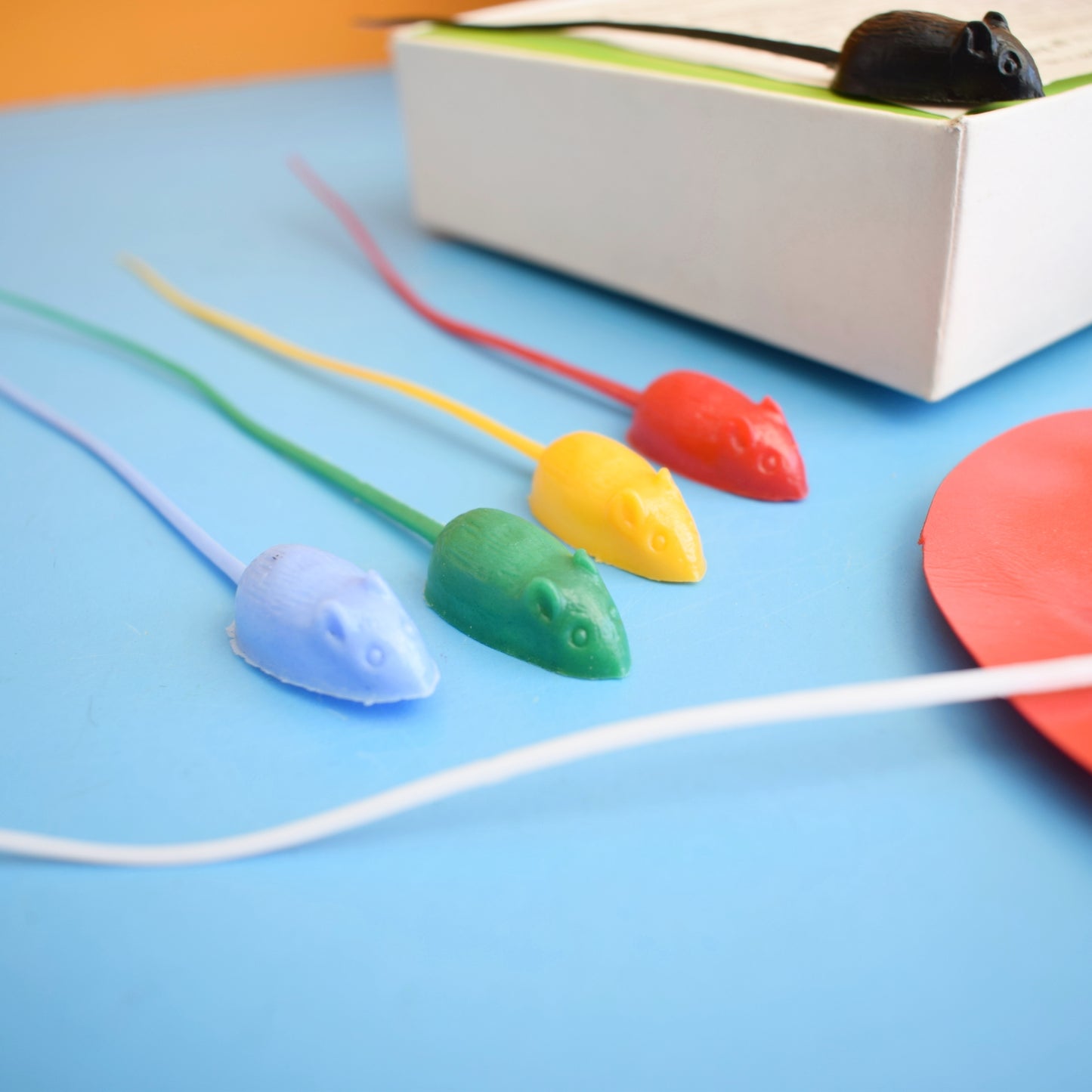 Vintage 1970s Chasing Mouse Game