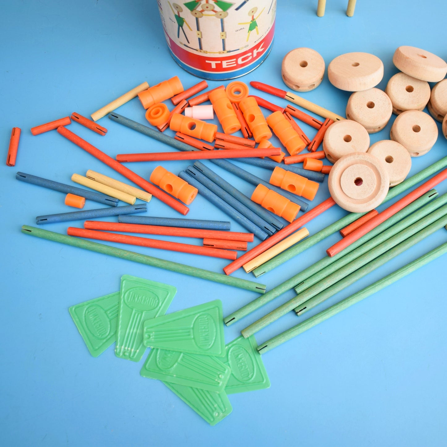 Vintage 1960s TinkerToy - Wooden / Plastic Building Toy