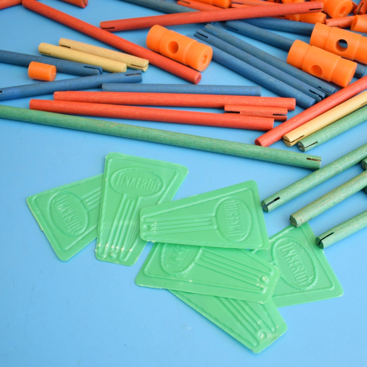 Vintage 1960s TinkerToy - Wooden / Plastic Building Toy