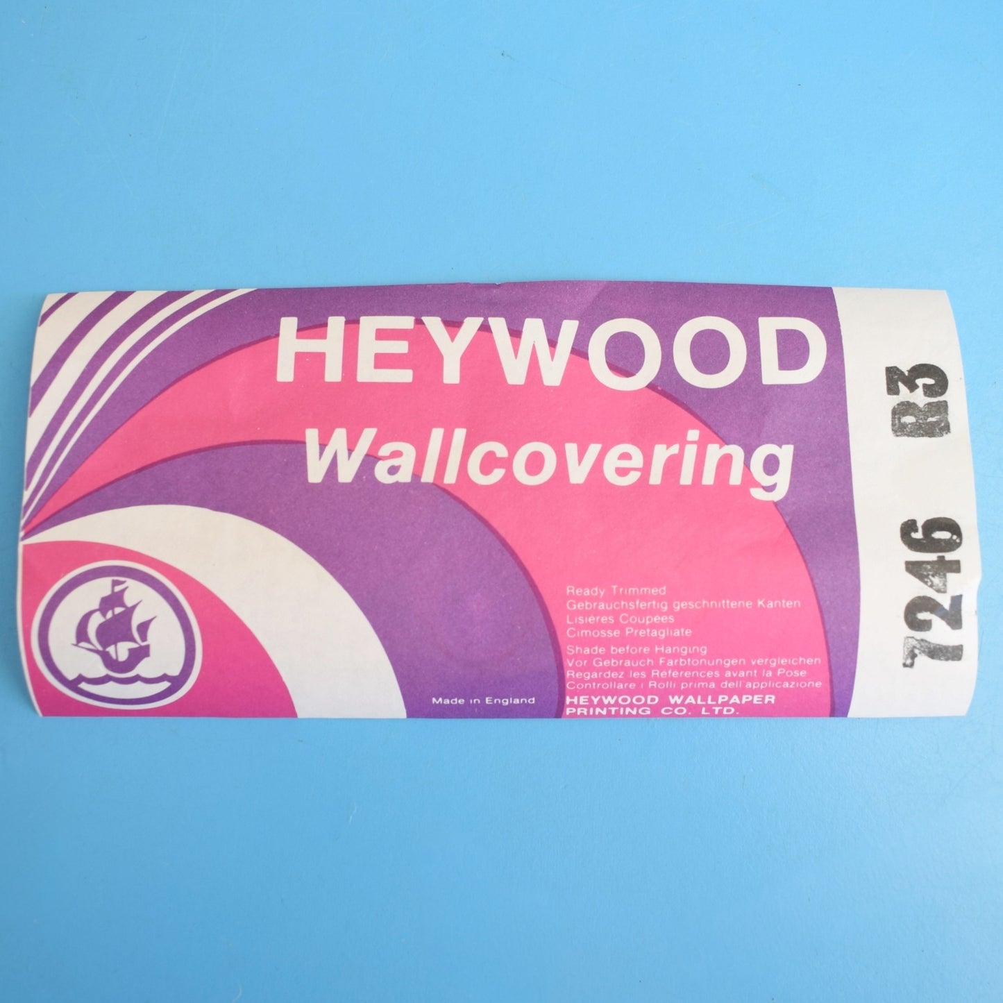 Vintage 1970s Wallpaper- Subtle Flowers- Pastels