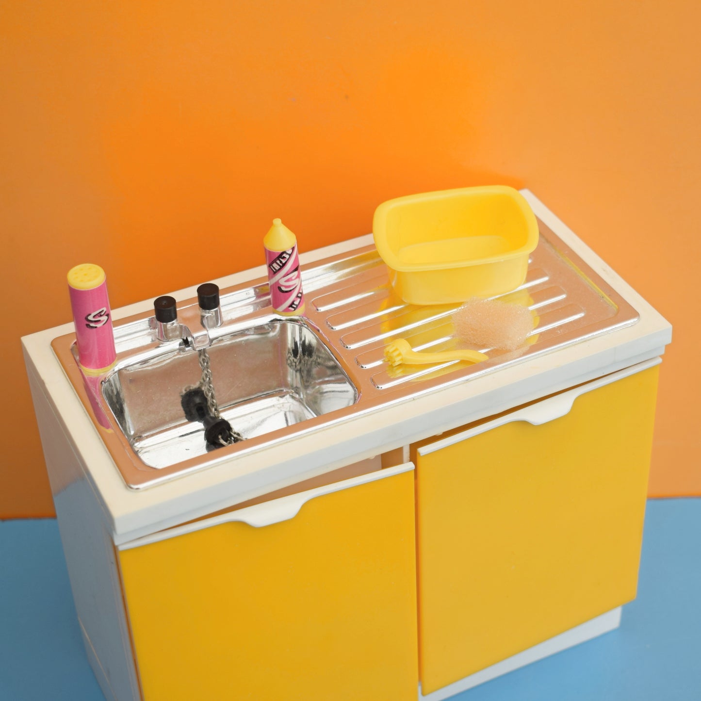 Vintage 1970s Sindy Doll Kitchen Pieces