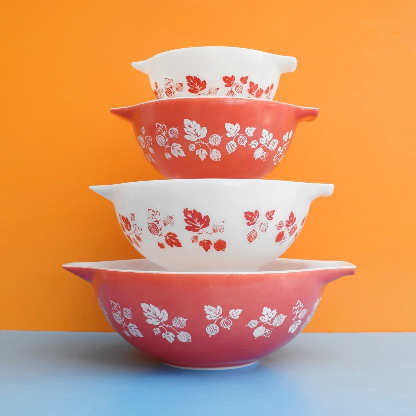 Vintage 1960s Pyrex Mixing Bowl Set - Gooseberry - Coral Pink/ Red