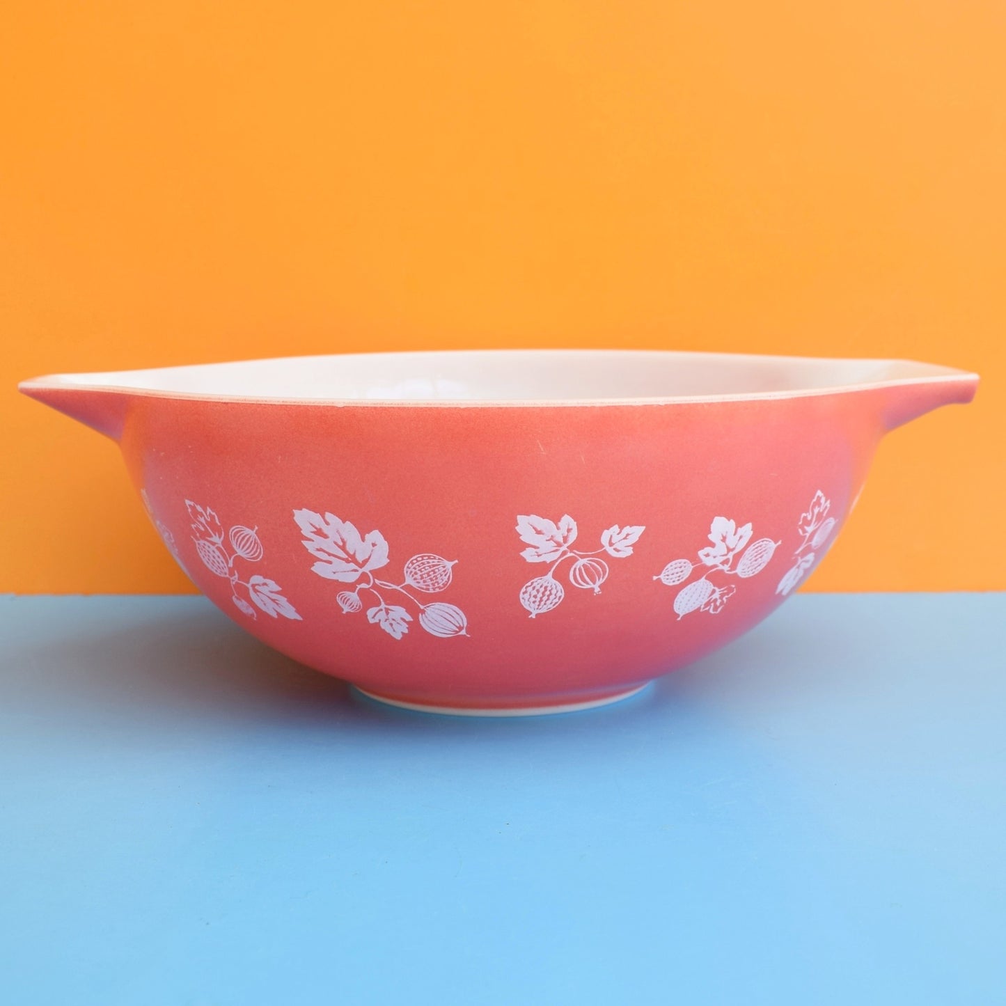 Vintage 1960s Pyrex Mixing Bowl Set - Gooseberry - Coral Pink/ Red