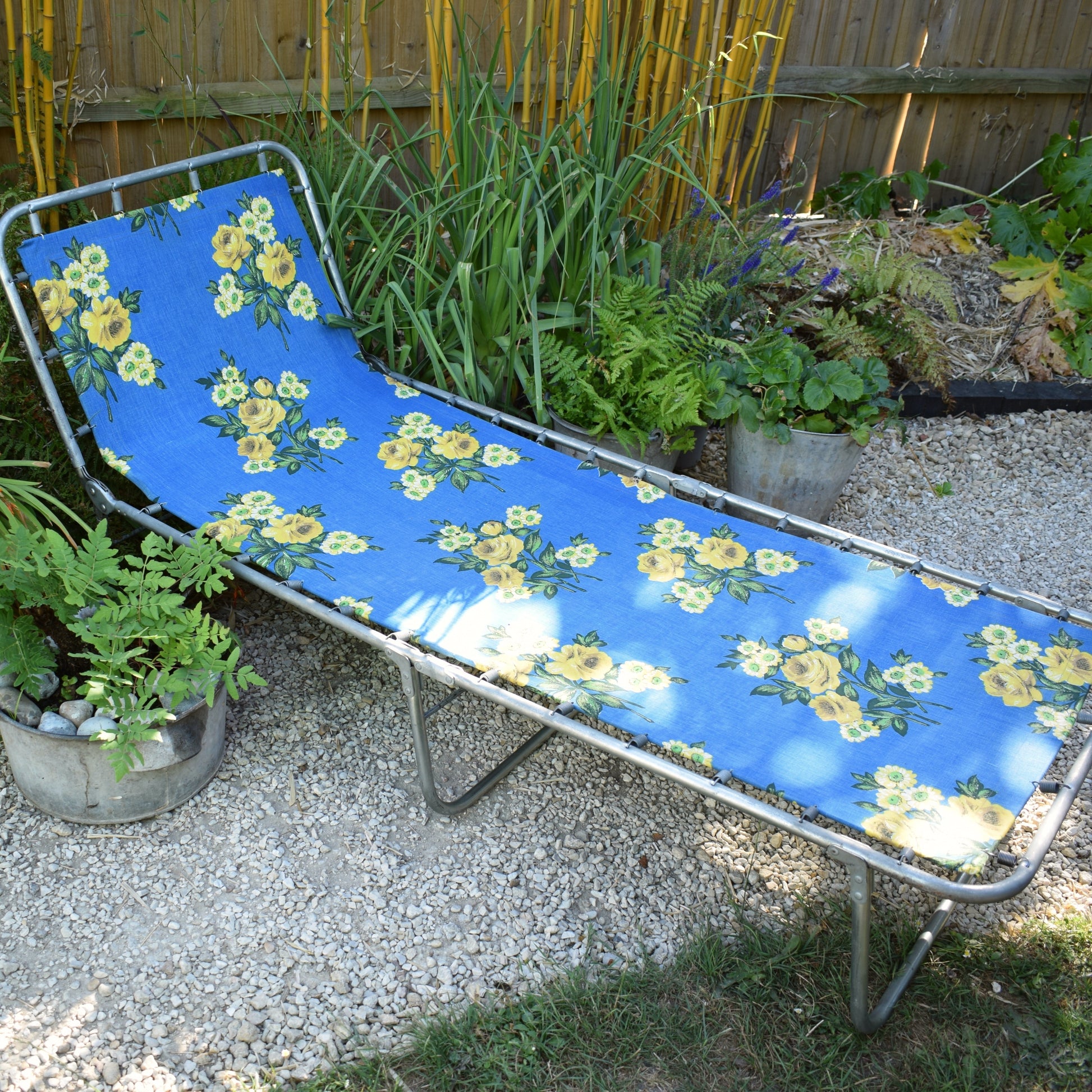 Vintage 1970s Garden Sun Lounger - Blue & Yellow Flowers . by Vintage
