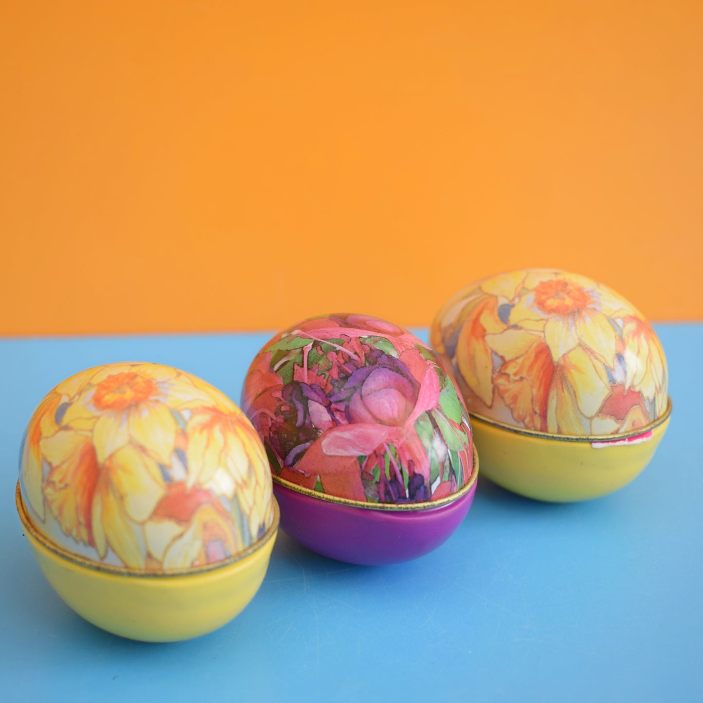Vintage 1980s Egg Shaped Tins / Soap - Floral