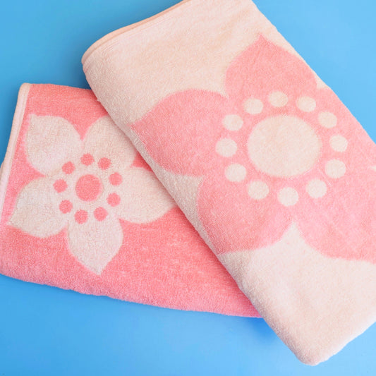 Vintage 1970s Cotton Bath Towel - Pink Flowers (2 Available)