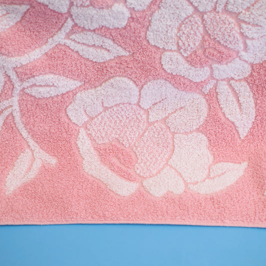 Vintage 1970s Cotton Bath Towel - Pink & White Floral