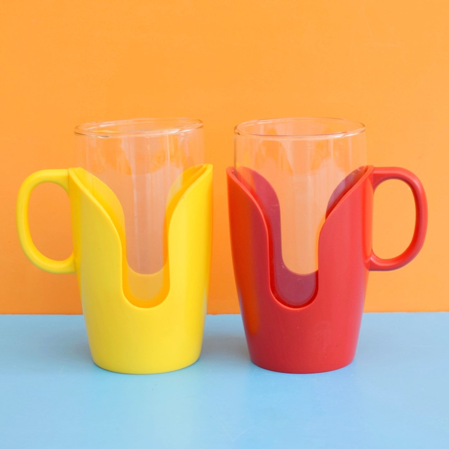 Vintage 1960s Drink-Up Glass Mugs- Pyrex - Red/ Yellow