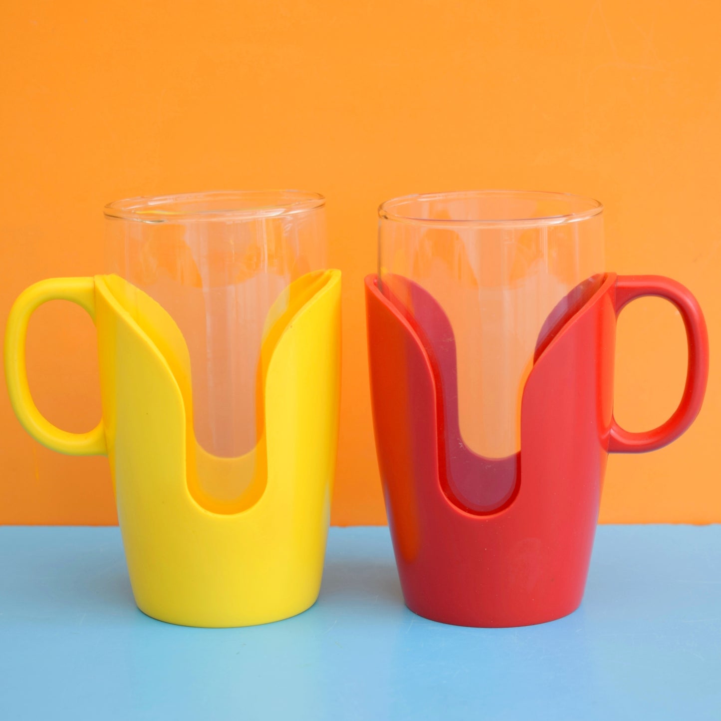 Vintage 1960s Drink-Up Glass Mugs- Pyrex - Red/ Yellow