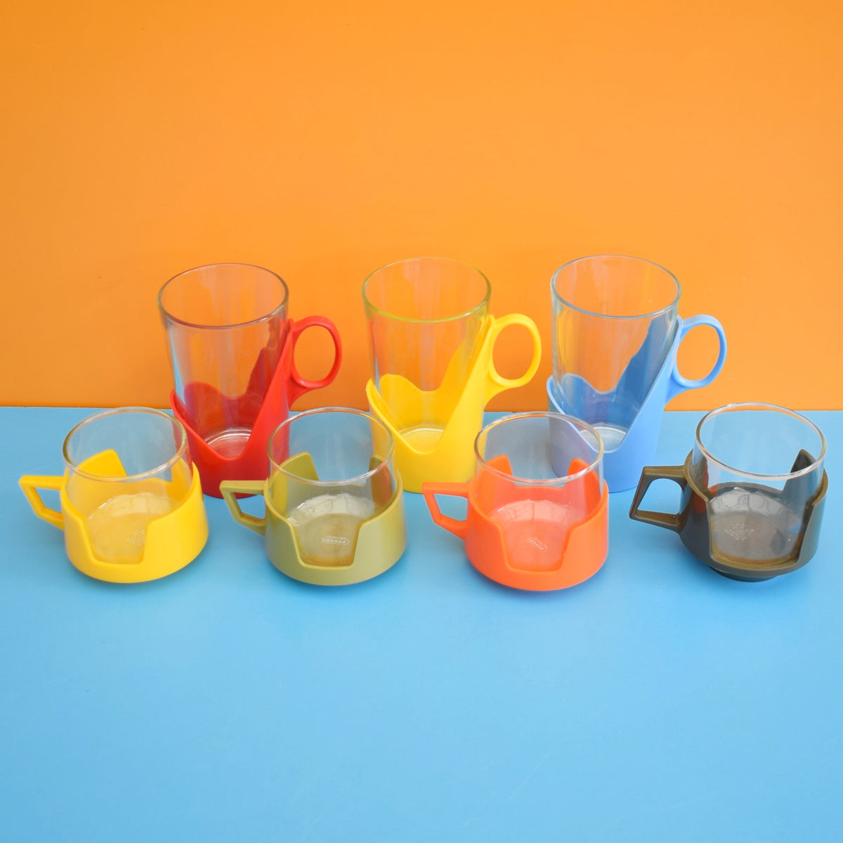 Vintage 1960s Drink-Up Glass Cups / Mugs by Vintage