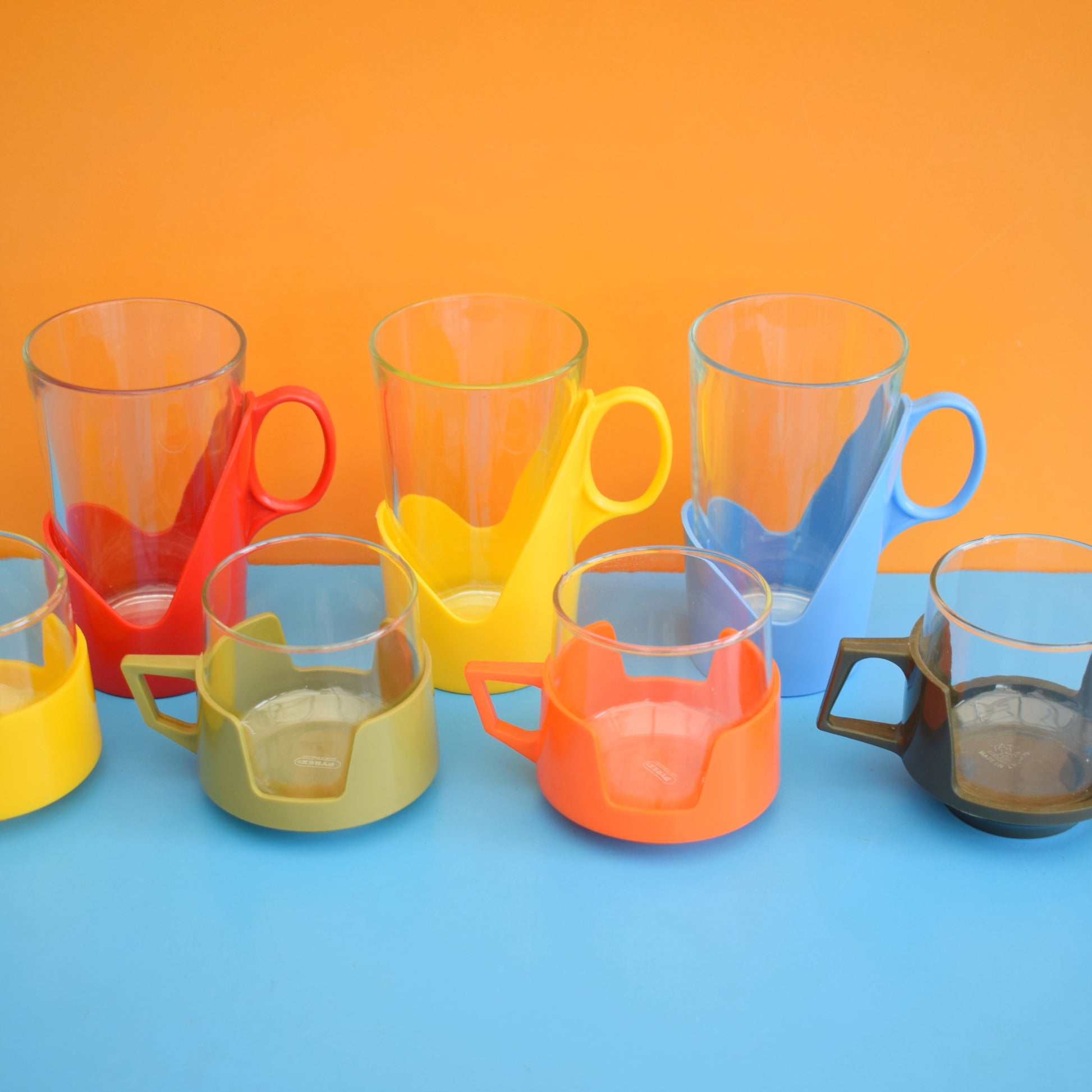 Vintage 1960s Drink-Up Glass Cups / Mugs by Vintage