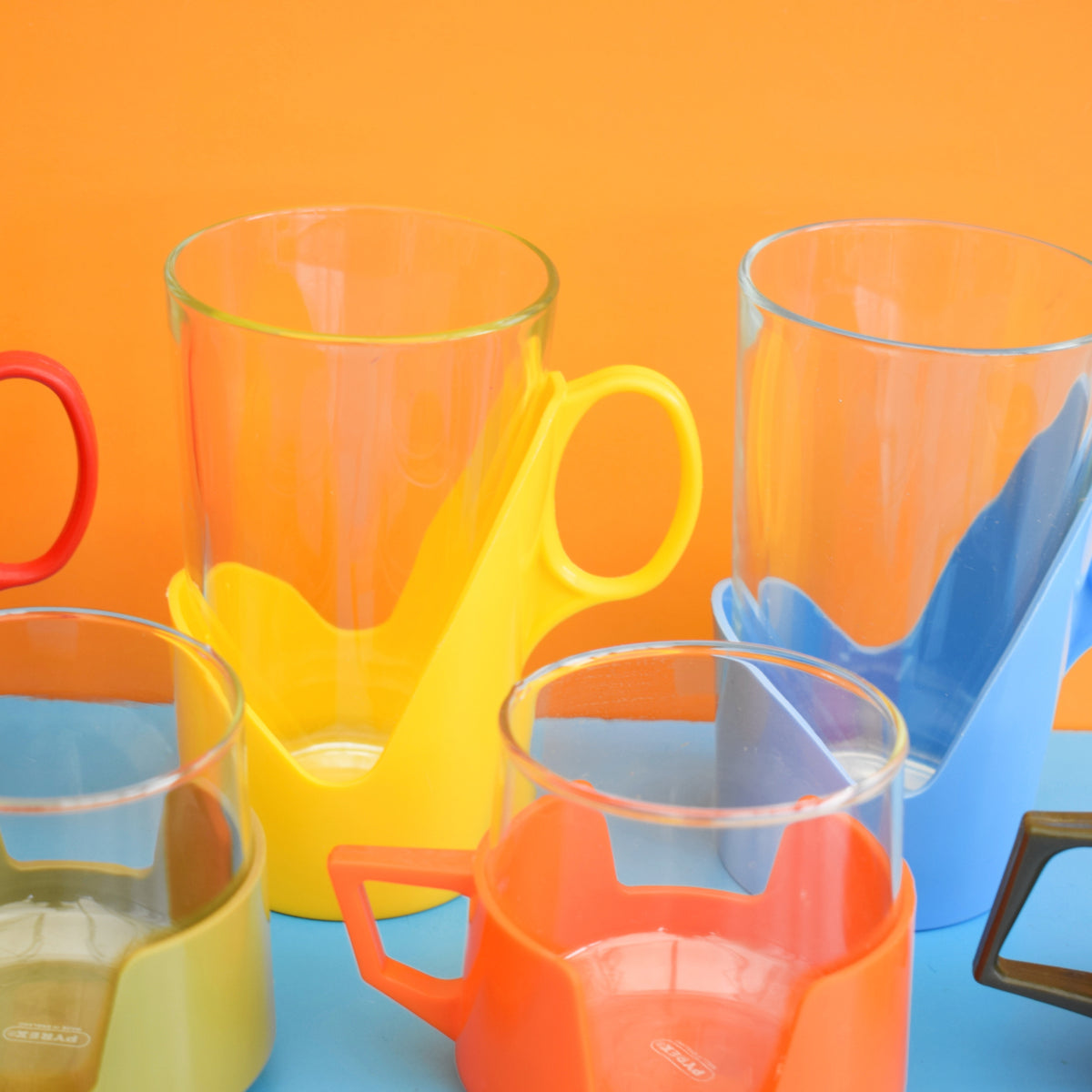 Vintage 1960s Drink-Up Glass Cups / Mugs by Vintage