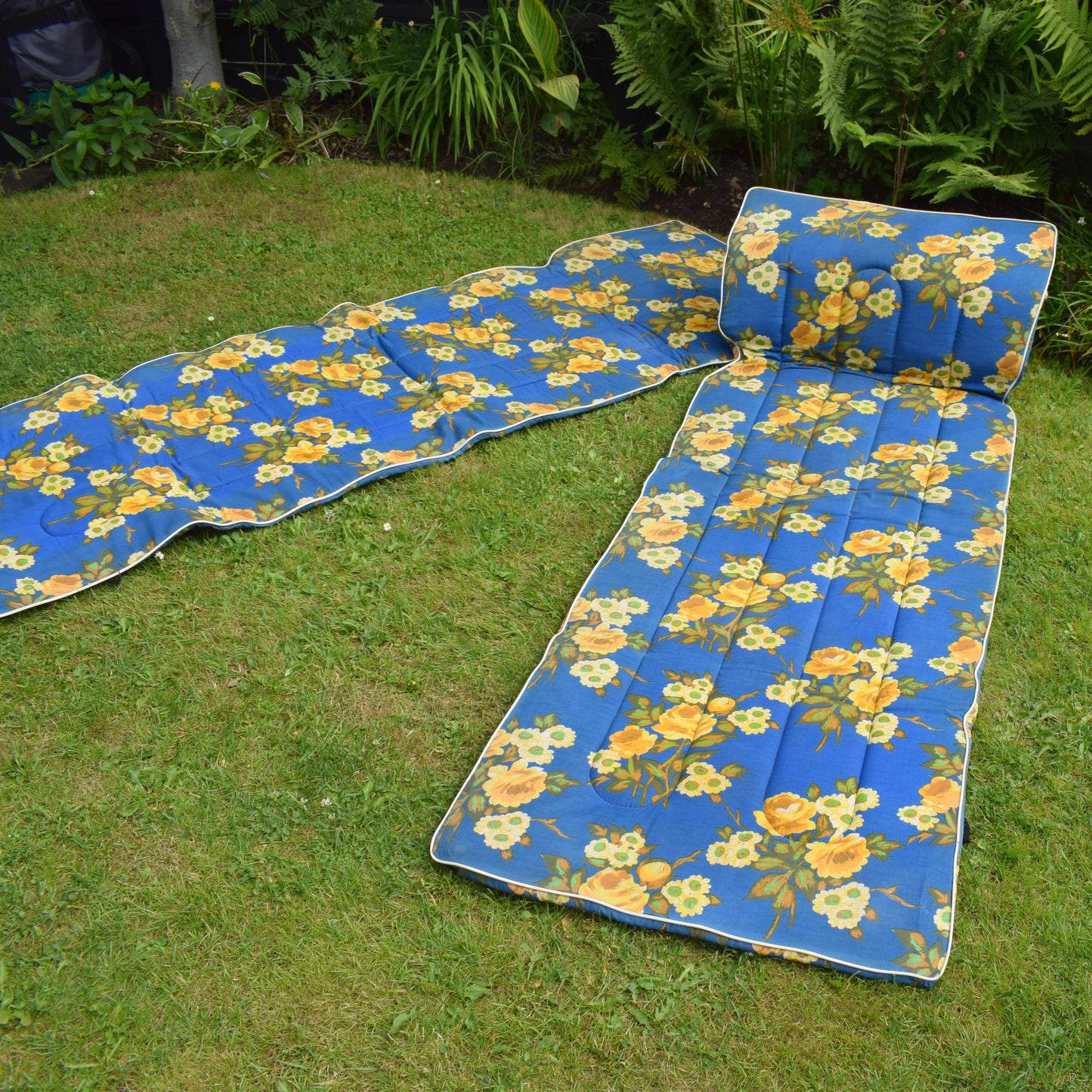 Vintage 1970s Padded Long Cushion / Lounger Mattress - Blue Flowers
