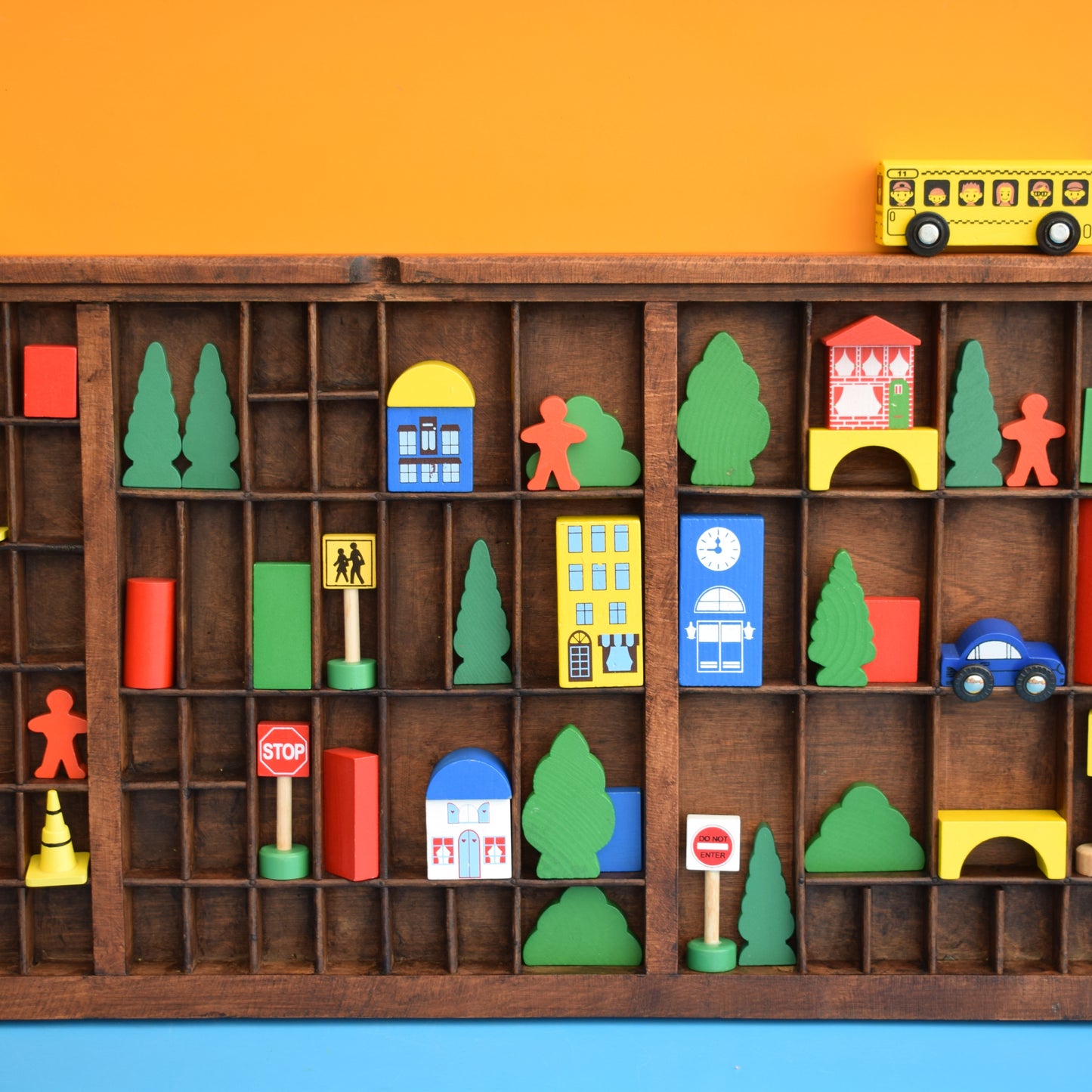 Vintage 1950s Wooden Printers Tray - Collection Display .