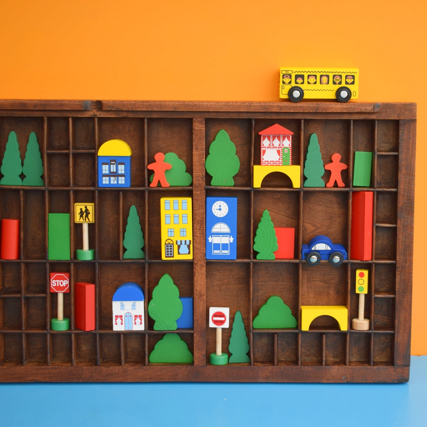 Vintage 1950s Wooden Printers Tray - Collection Display .