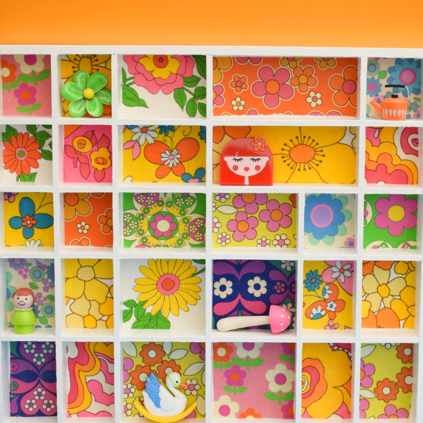 Vintage Retro Larger Wooden Display Unit - Wallpapered - Alice Apple