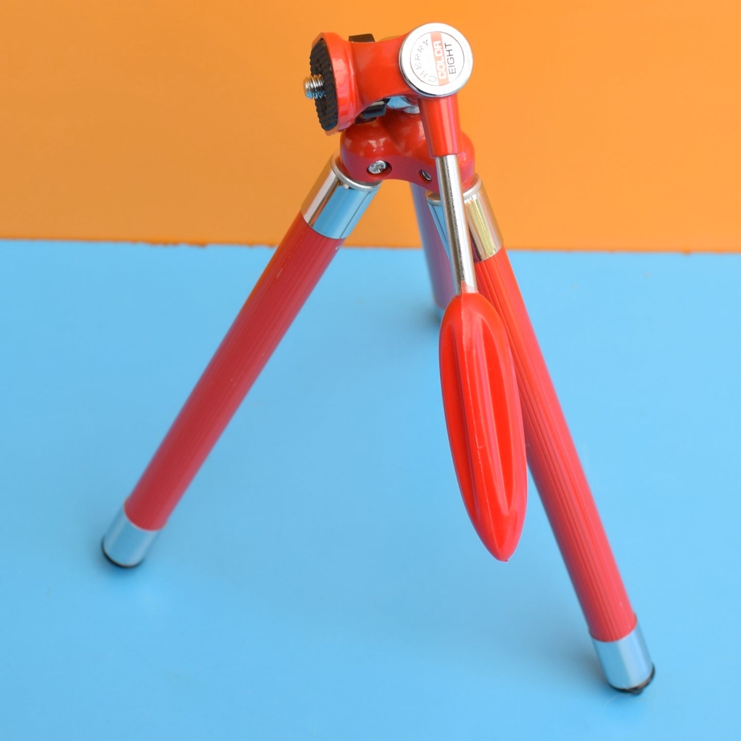 Vintage 1980s Cherry Color Eight Tripod - Red