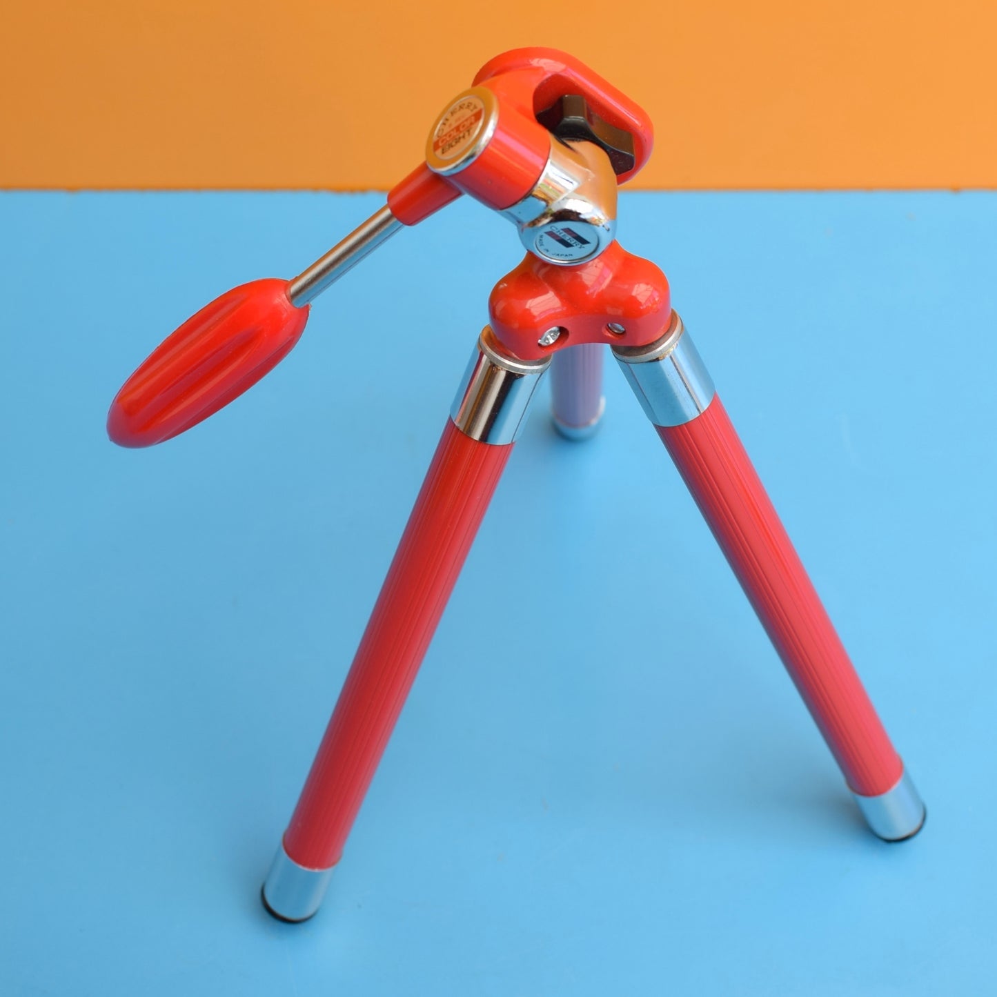 Vintage 1980s Cherry Color Eight Tripod - Red