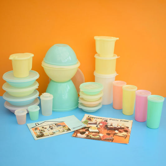 Vintage 1960s Plastic Tupperware Lidded Containers - Pastel Colours . by Pineapple Retro