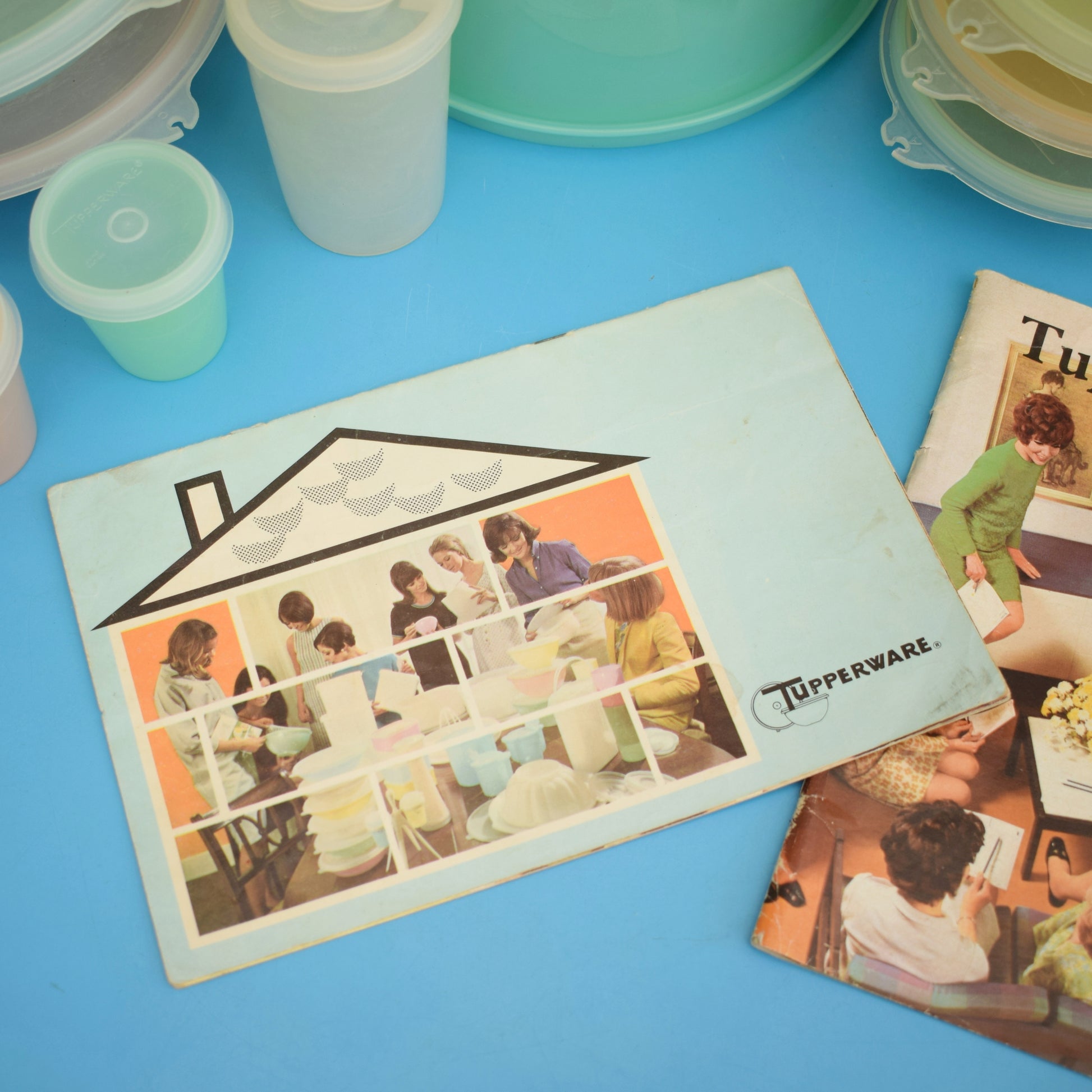 Vintage 1960s Plastic Tupperware Lidded Containers - Pastel Colours . by Pineapple Retro
