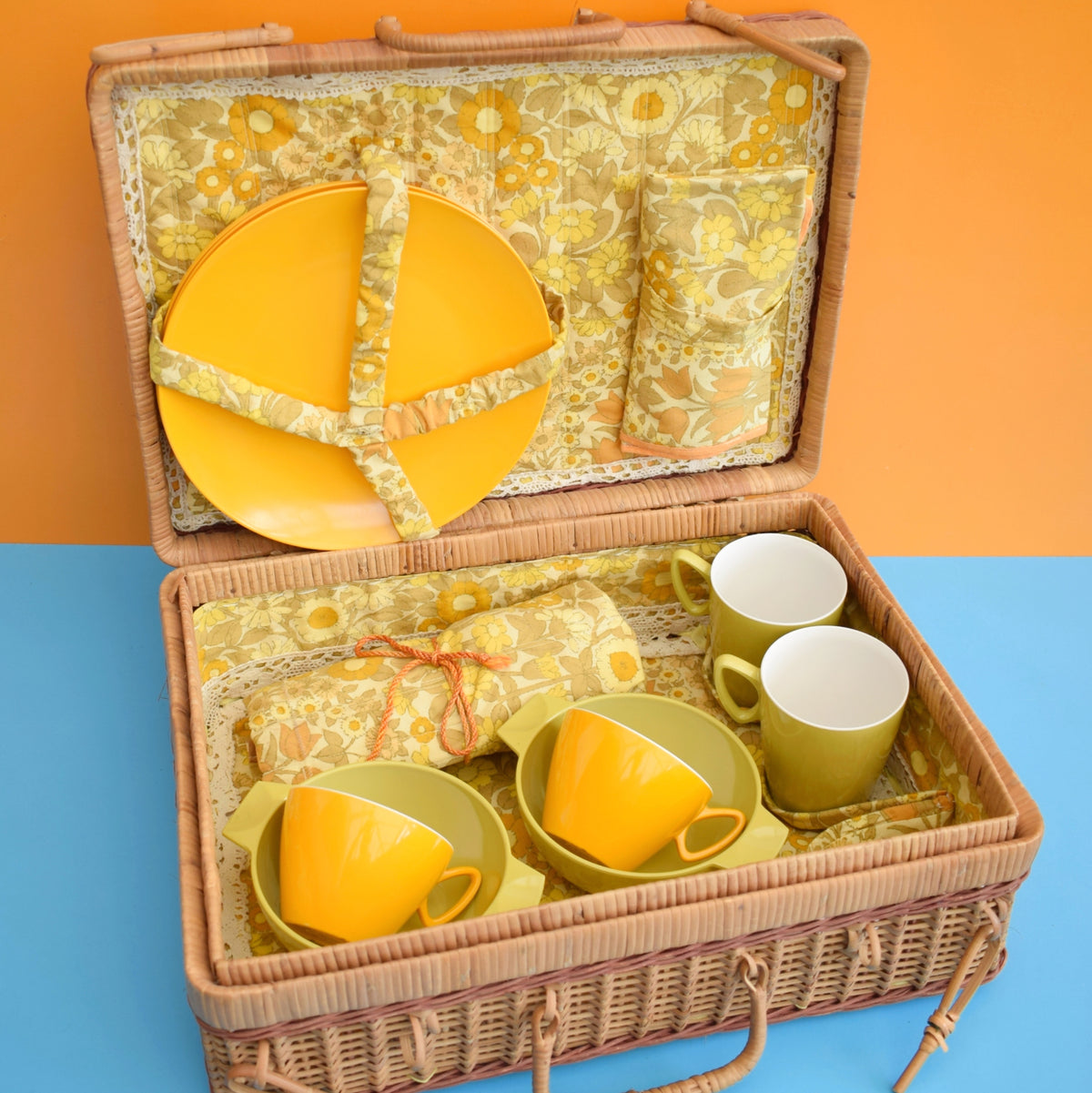 Vintage 1960s Picnic Basket Set - Pat Albeck Daisy Chain Fabric Lining by Vintage