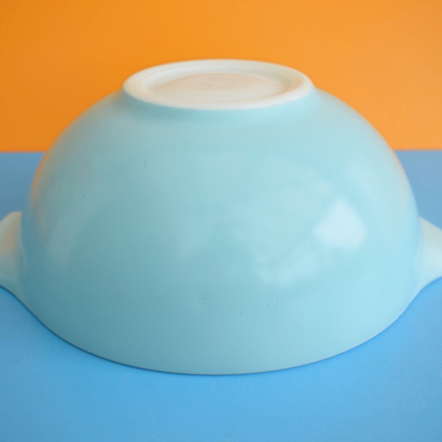 Vintage 1960s Pyrex Mixing Bowl - Plain Blue