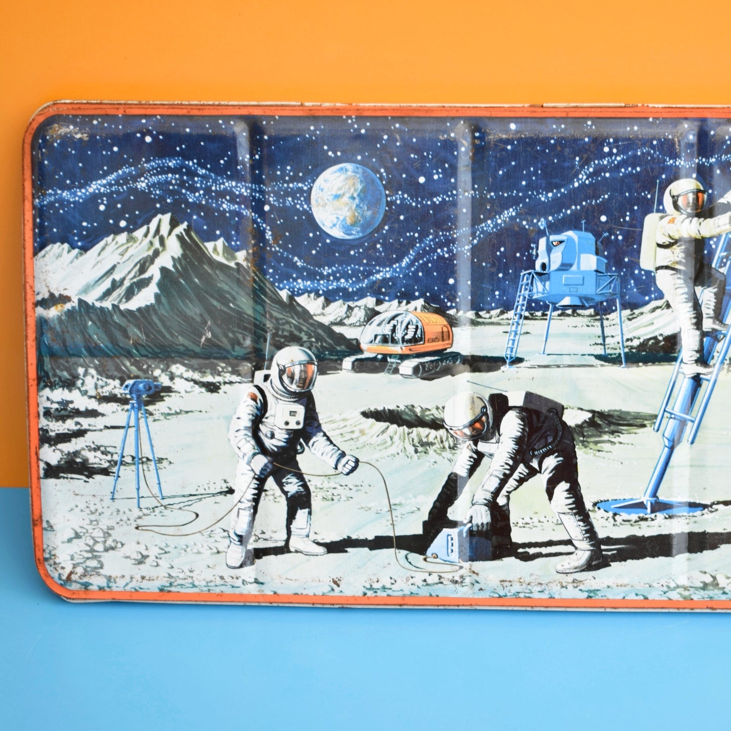 Vintage 1960s Set Of Paints In Tin - Great Graphics - Moon Landings / Space