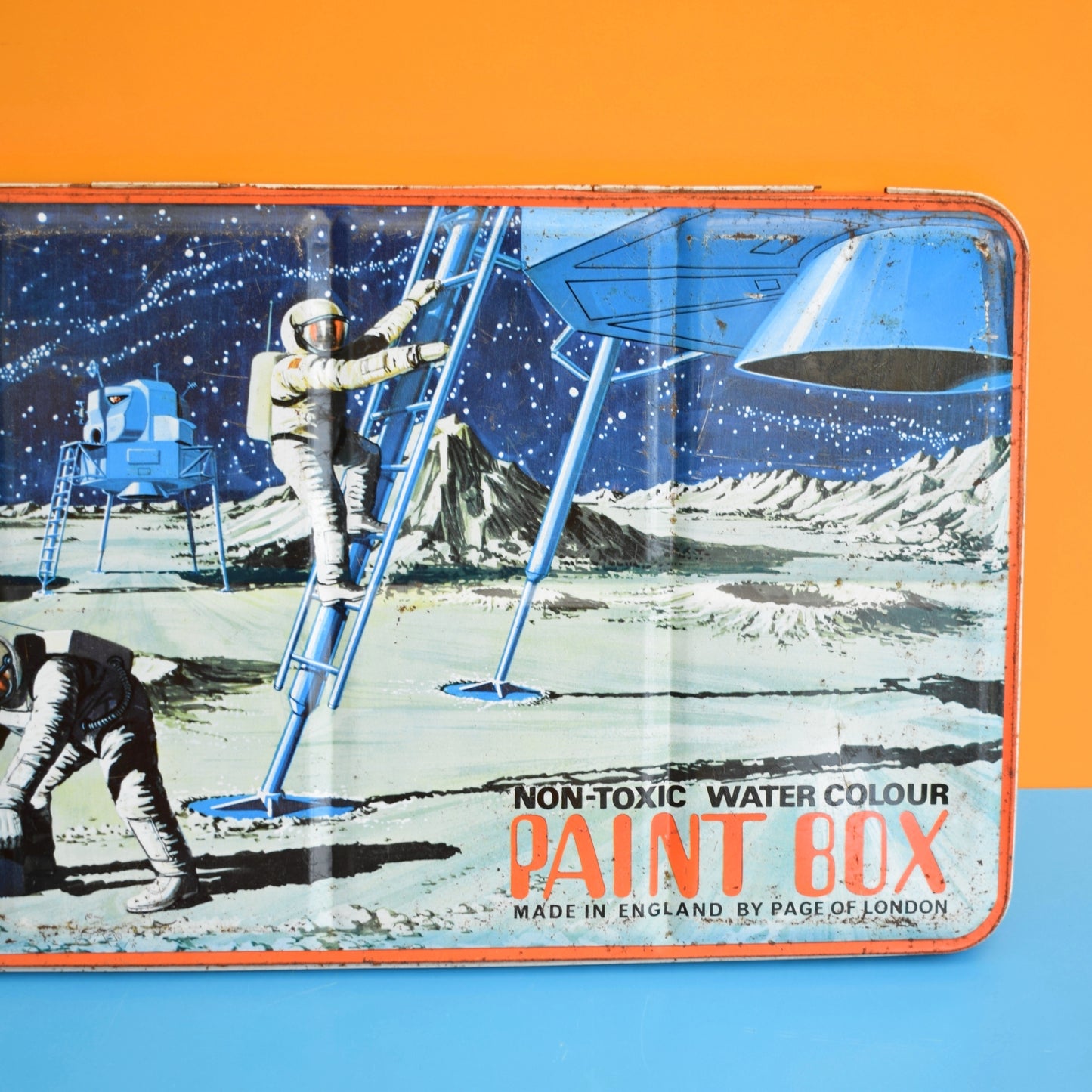 Vintage 1960s Set Of Paints In Tin - Great Graphics - Moon Landings / Space