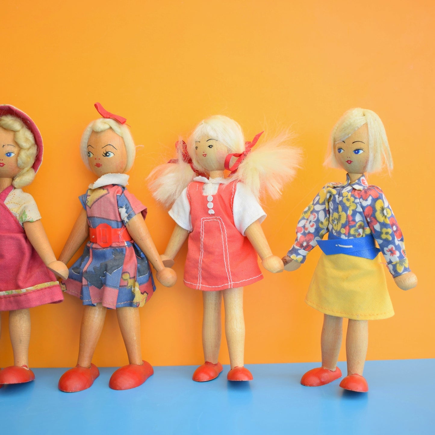 Vintage 1950s Wooden Polish Peg Dolls - Ladies