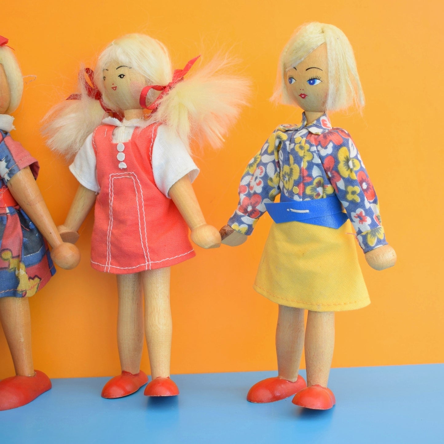 Vintage 1950s Wooden Polish Peg Dolls - Ladies